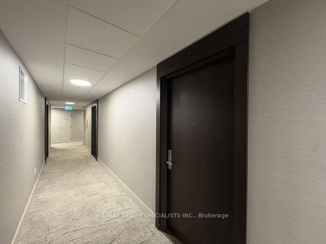 8 Nahani Way 1003 Property Photo 5
