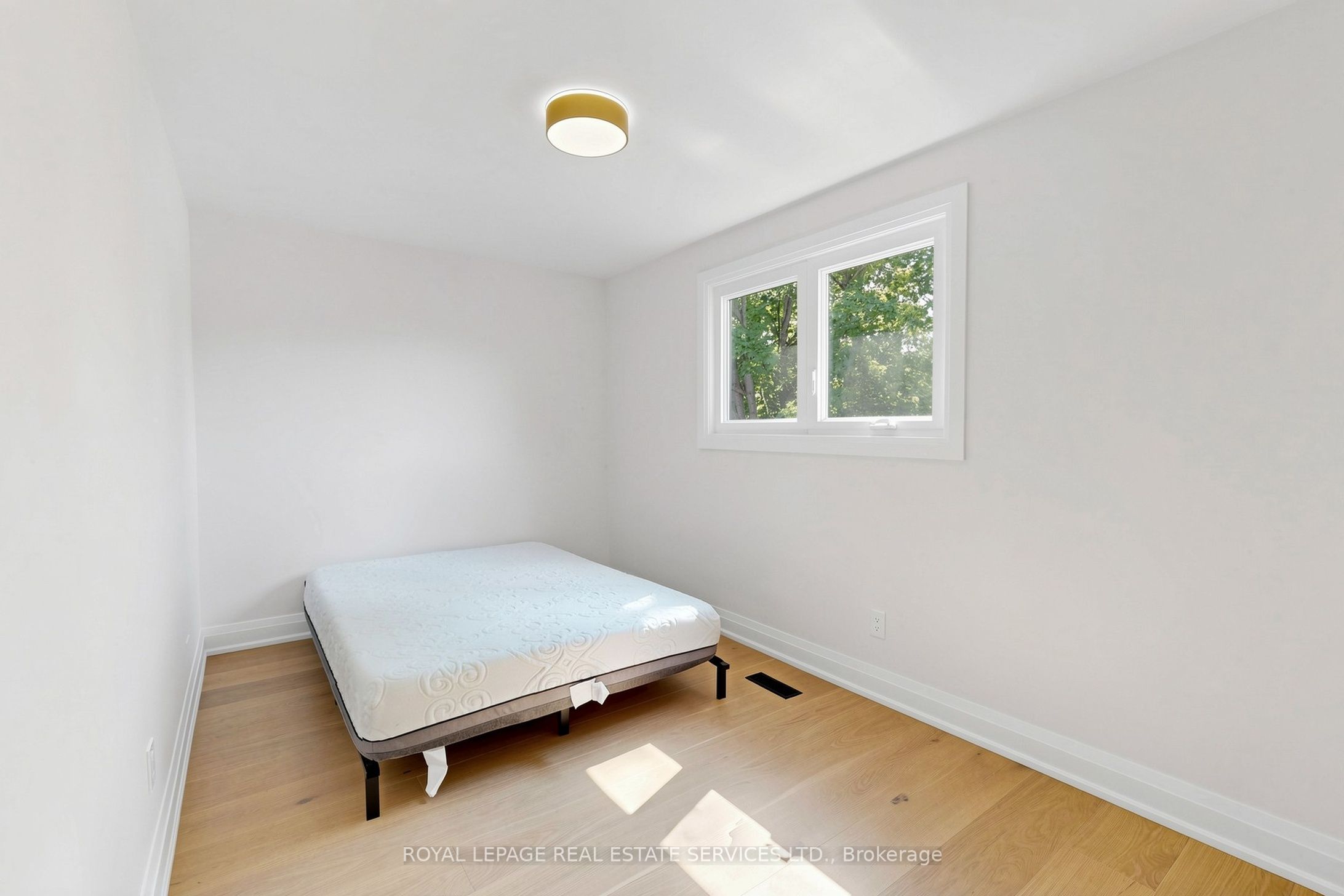 123 Mill Street W Property Photo 10