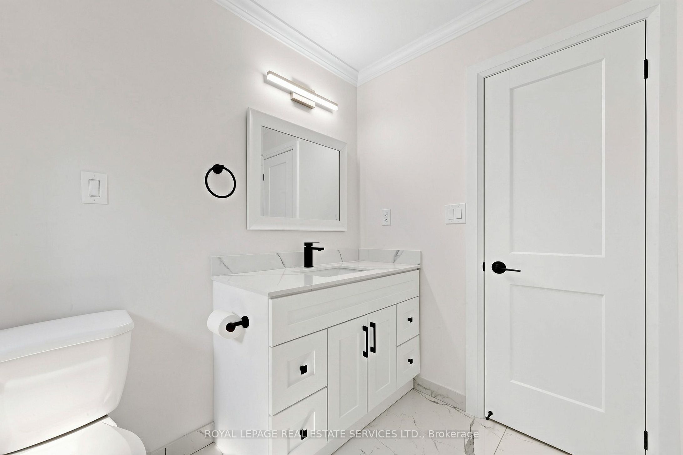 123 Mill Street W Property Photo 14