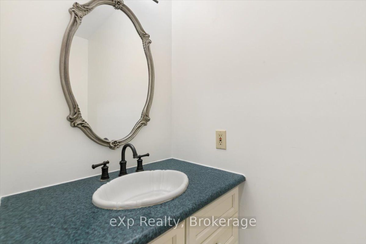 2039 Blacklock Street Property Photo 22