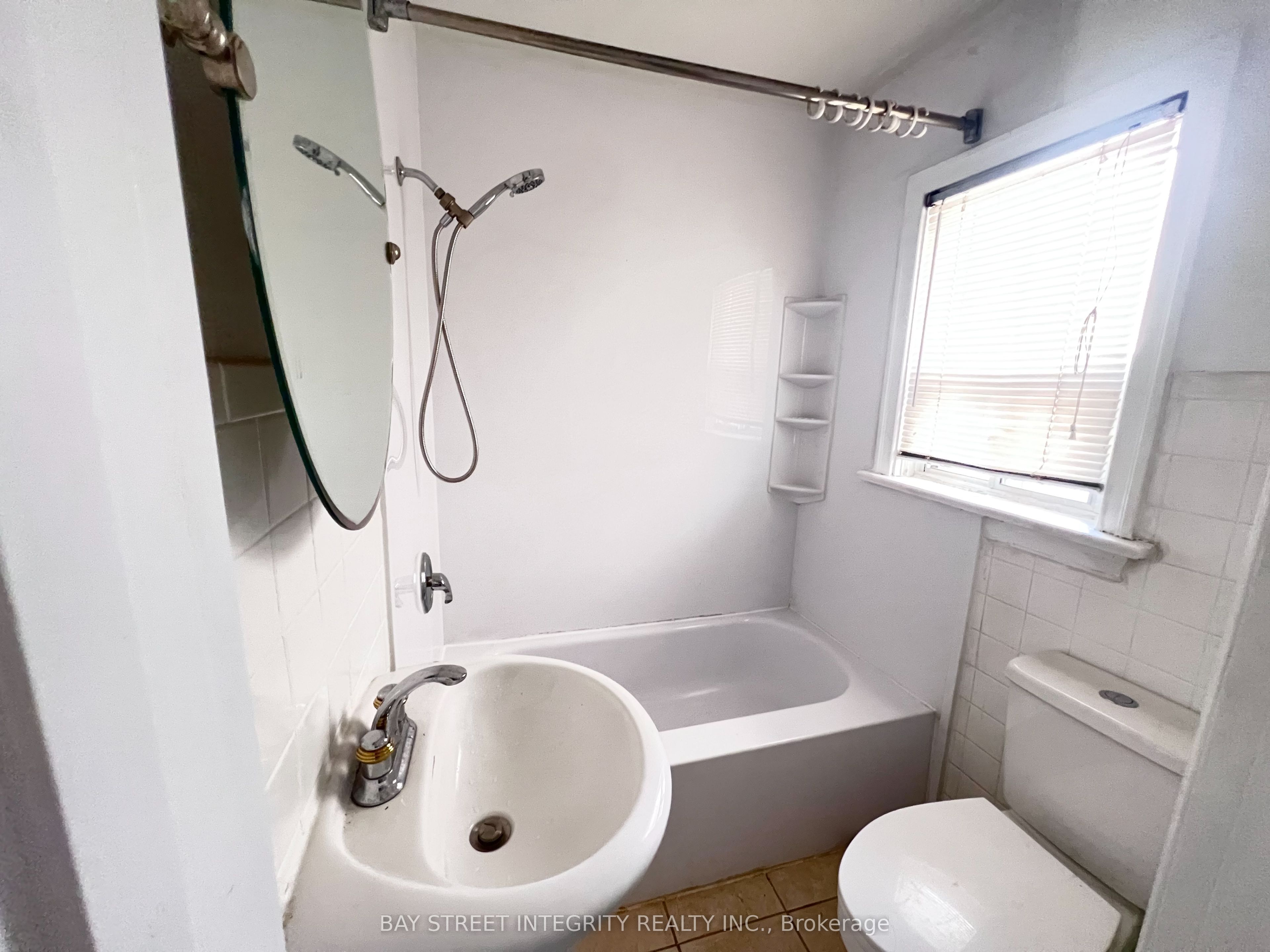 970 Briar Hill Avenue Property Photo 7