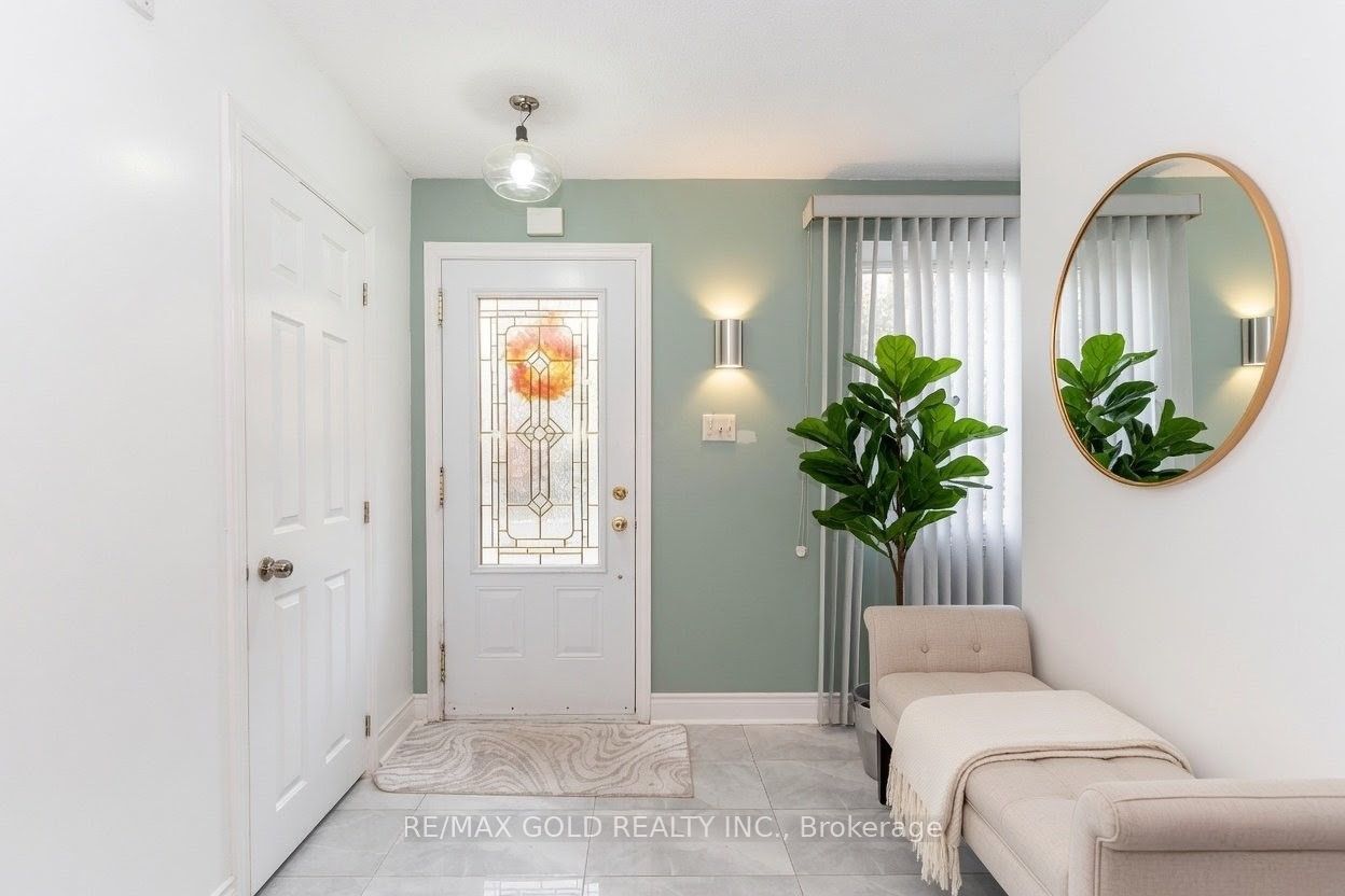 63 Newstead Crescent Property Photo 2