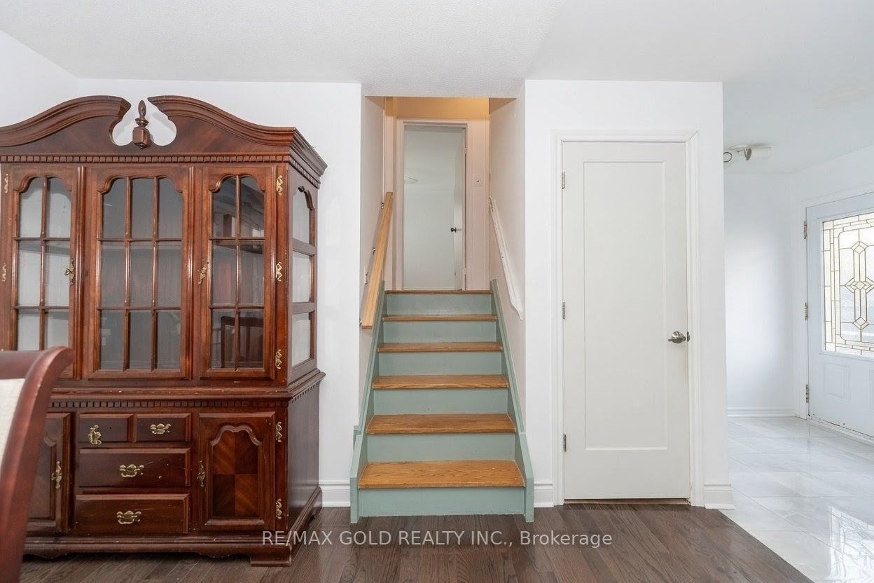 63 Newstead Crescent Property Photo 4