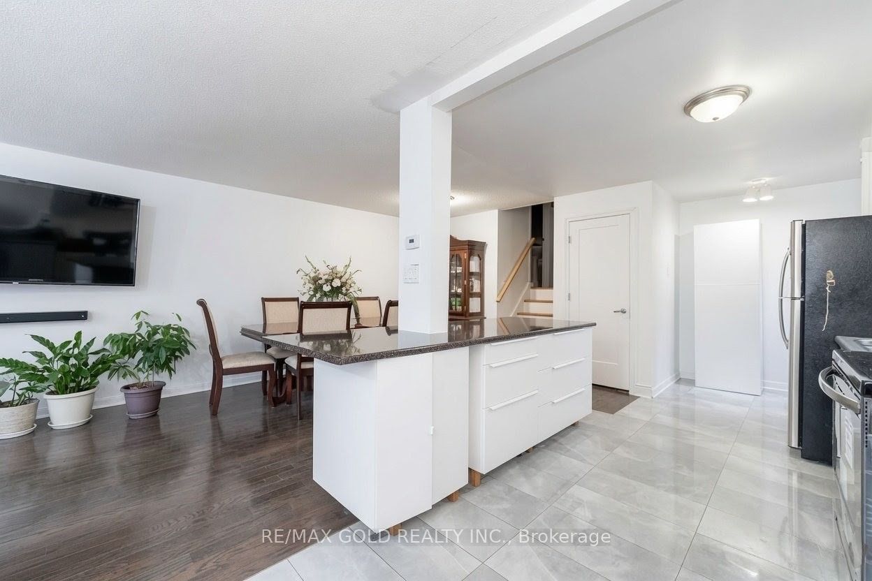 63 Newstead Crescent Property Photo 11