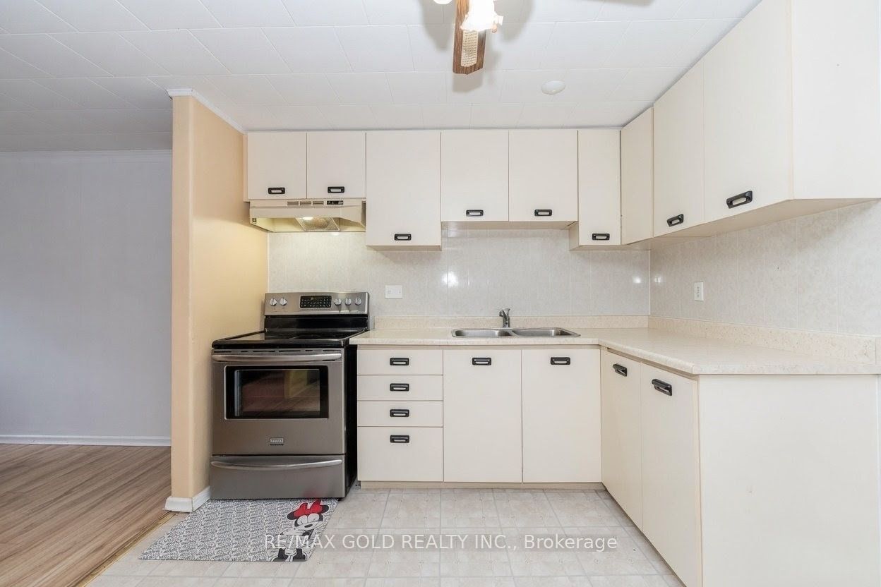 63 Newstead Crescent Property Photo 12