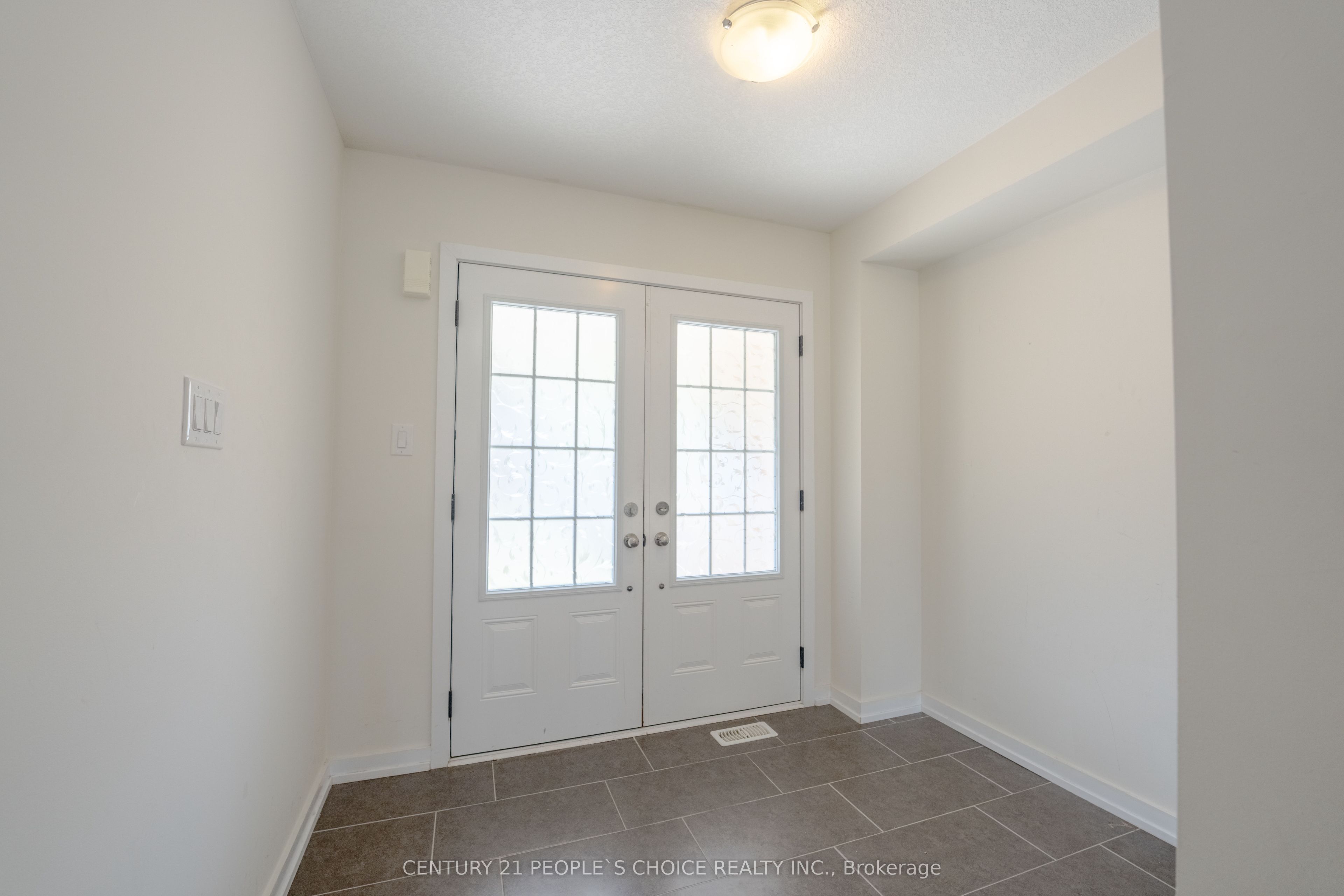 108 Golden Spring Drive Property Photo 7
