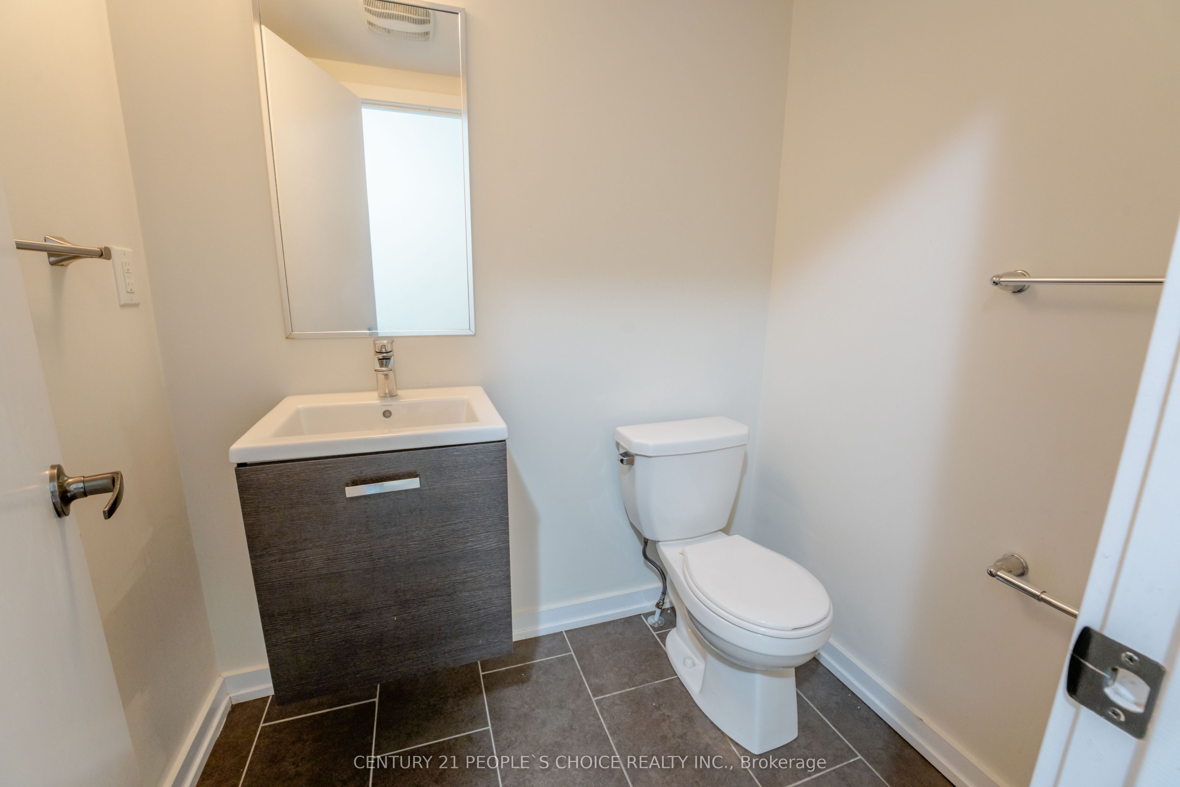 108 Golden Spring Drive Property Photo 18