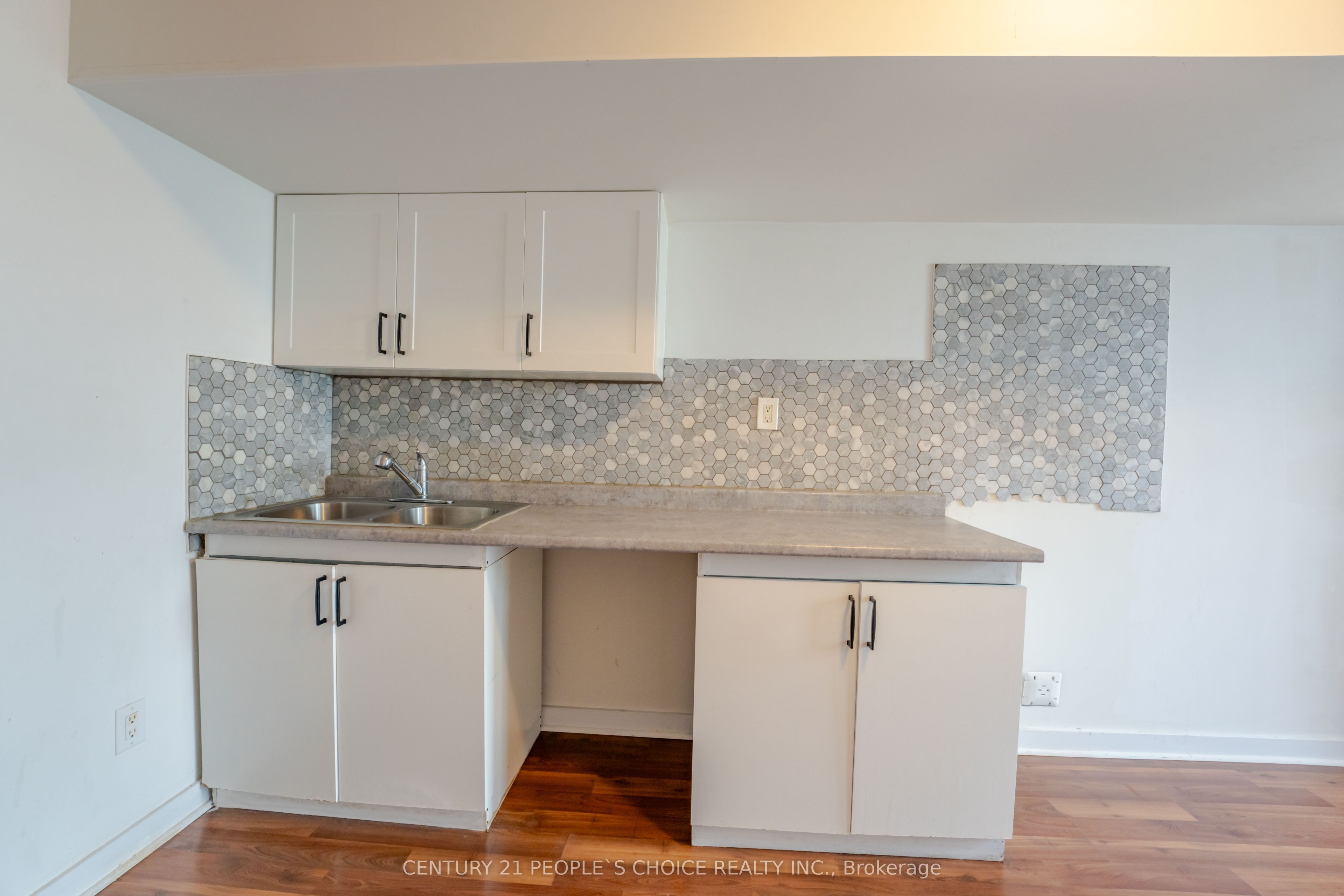 108 Golden Spring Drive Property Photo 38