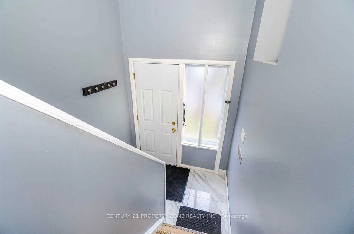 26 Sandringham Court Property Photo 3