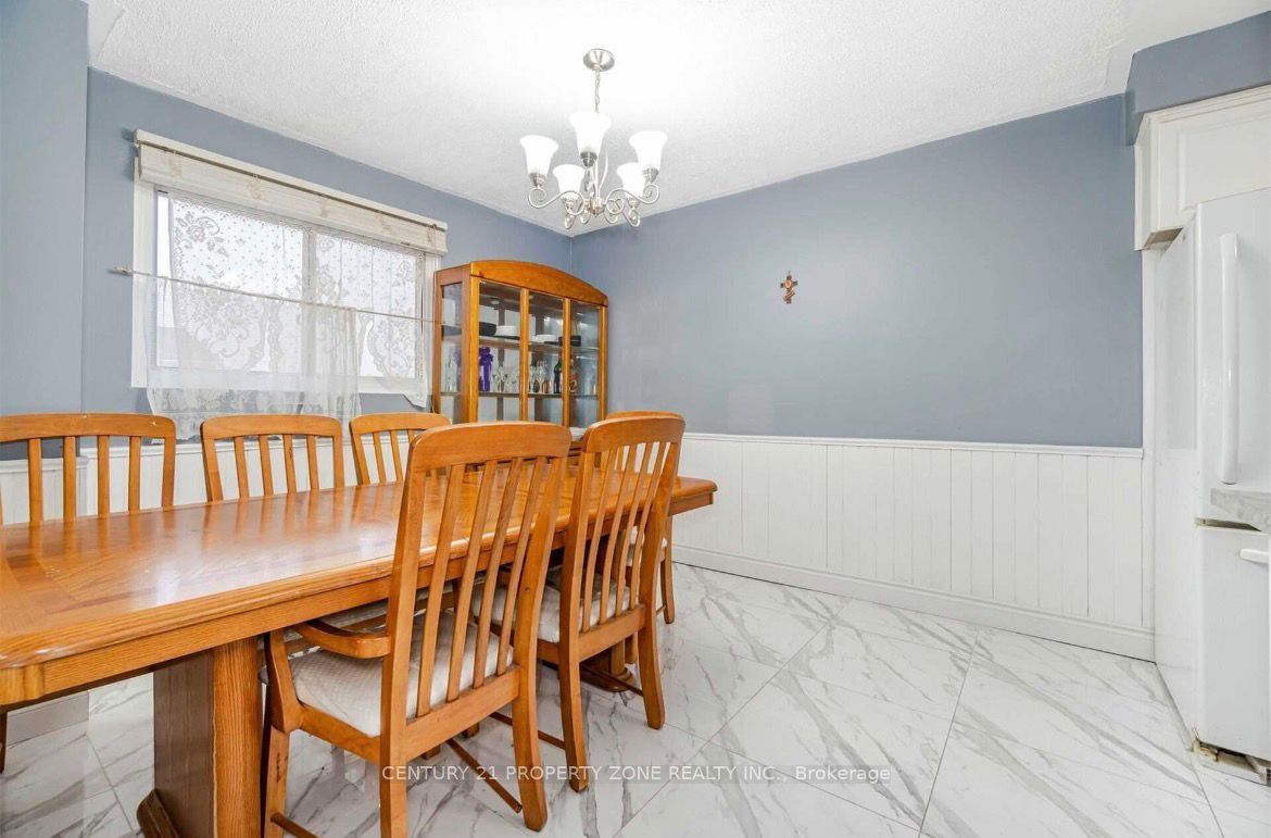 26 Sandringham Court Property Photo 8
