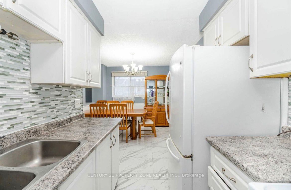 26 Sandringham Court Property Photo 9
