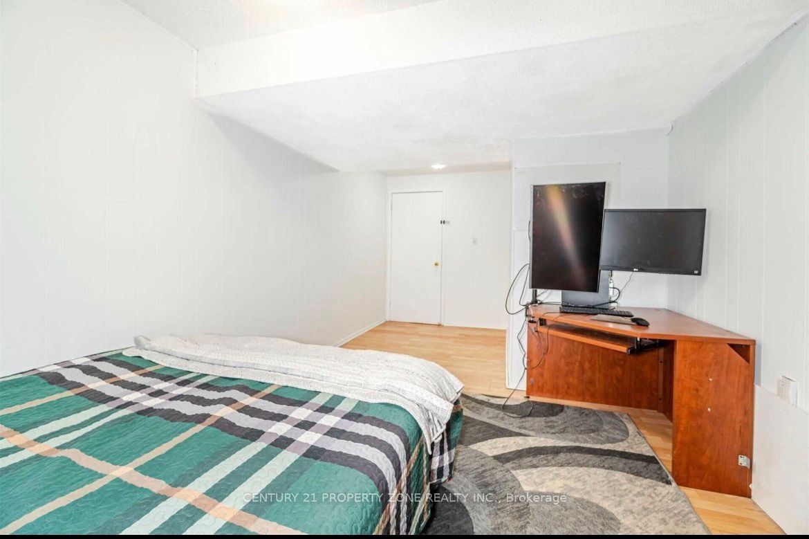 26 Sandringham Court Property Photo 16