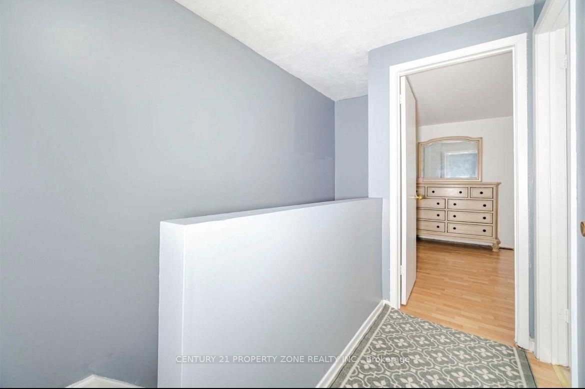 26 Sandringham Court Property Photo 18