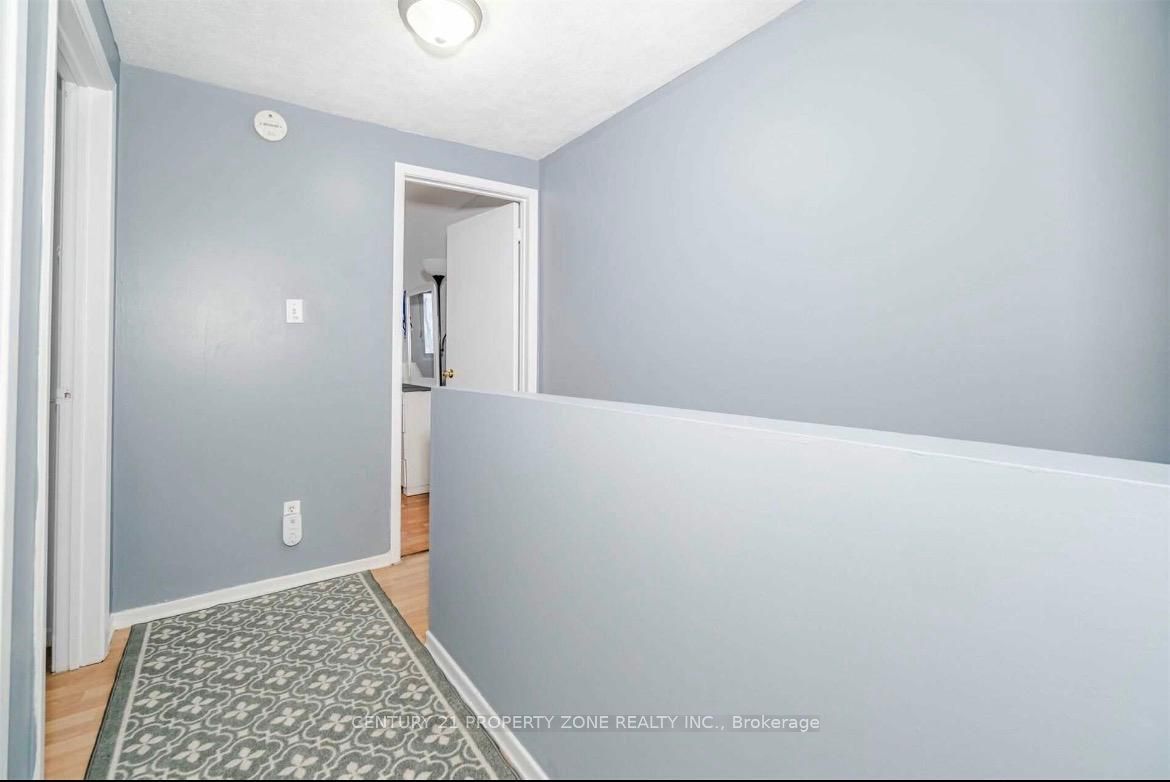 26 Sandringham Court Property Photo 19
