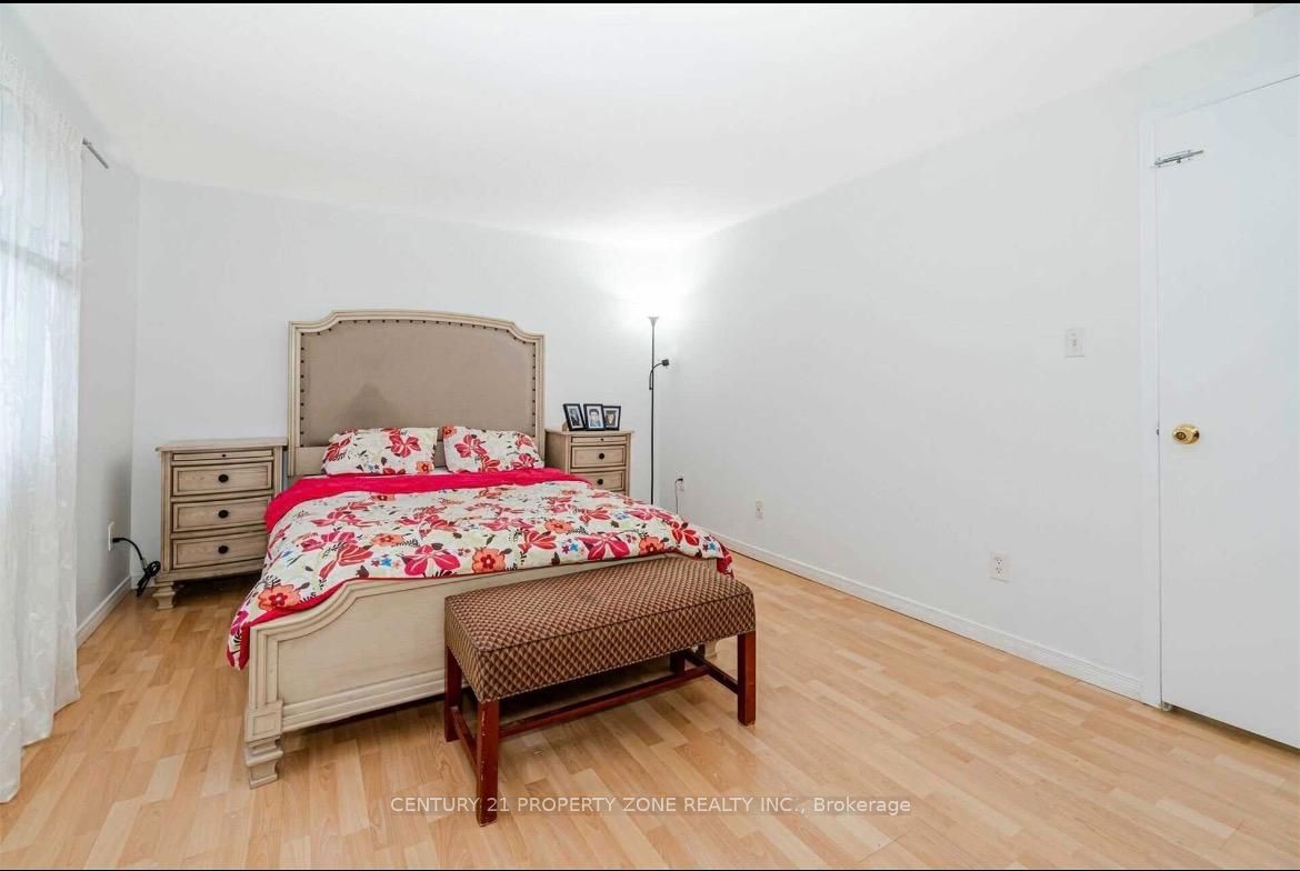26 Sandringham Court Property Photo 20
