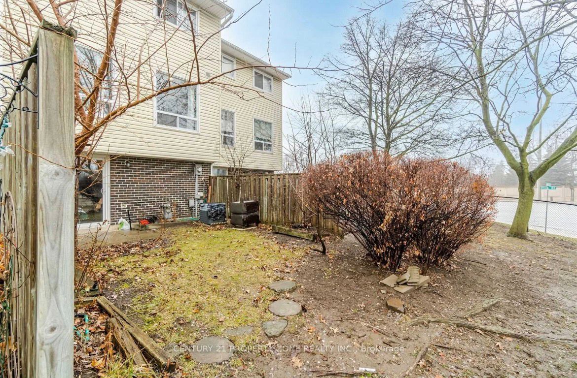 26 Sandringham Court Property Photo 25