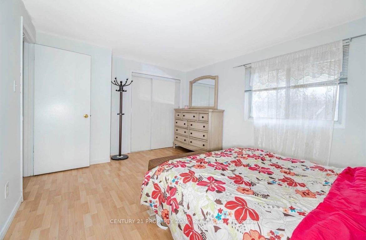 26 Sandringham Court Property Photo 27