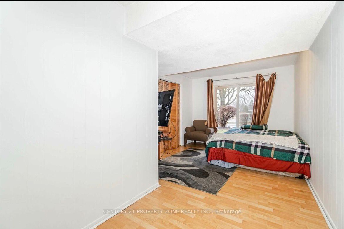 26 Sandringham Court Property Photo 29