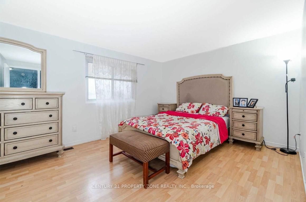 26 Sandringham Court Property Photo 31