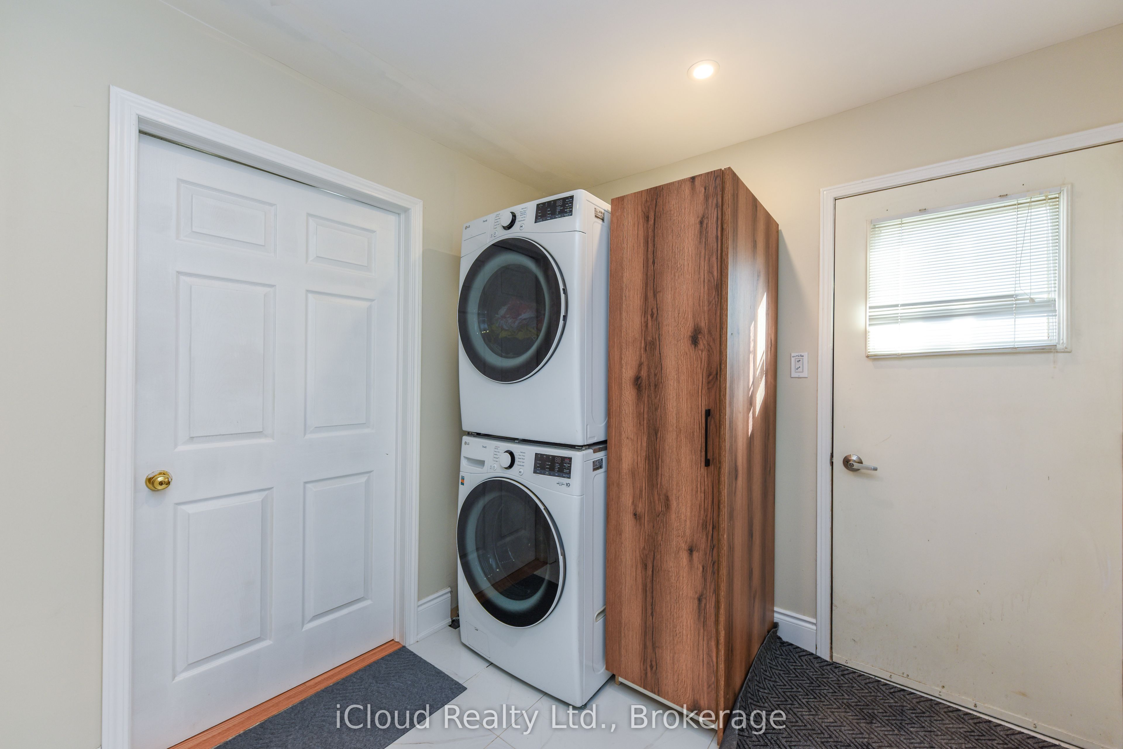 8 St Mark Place Property Photo 11