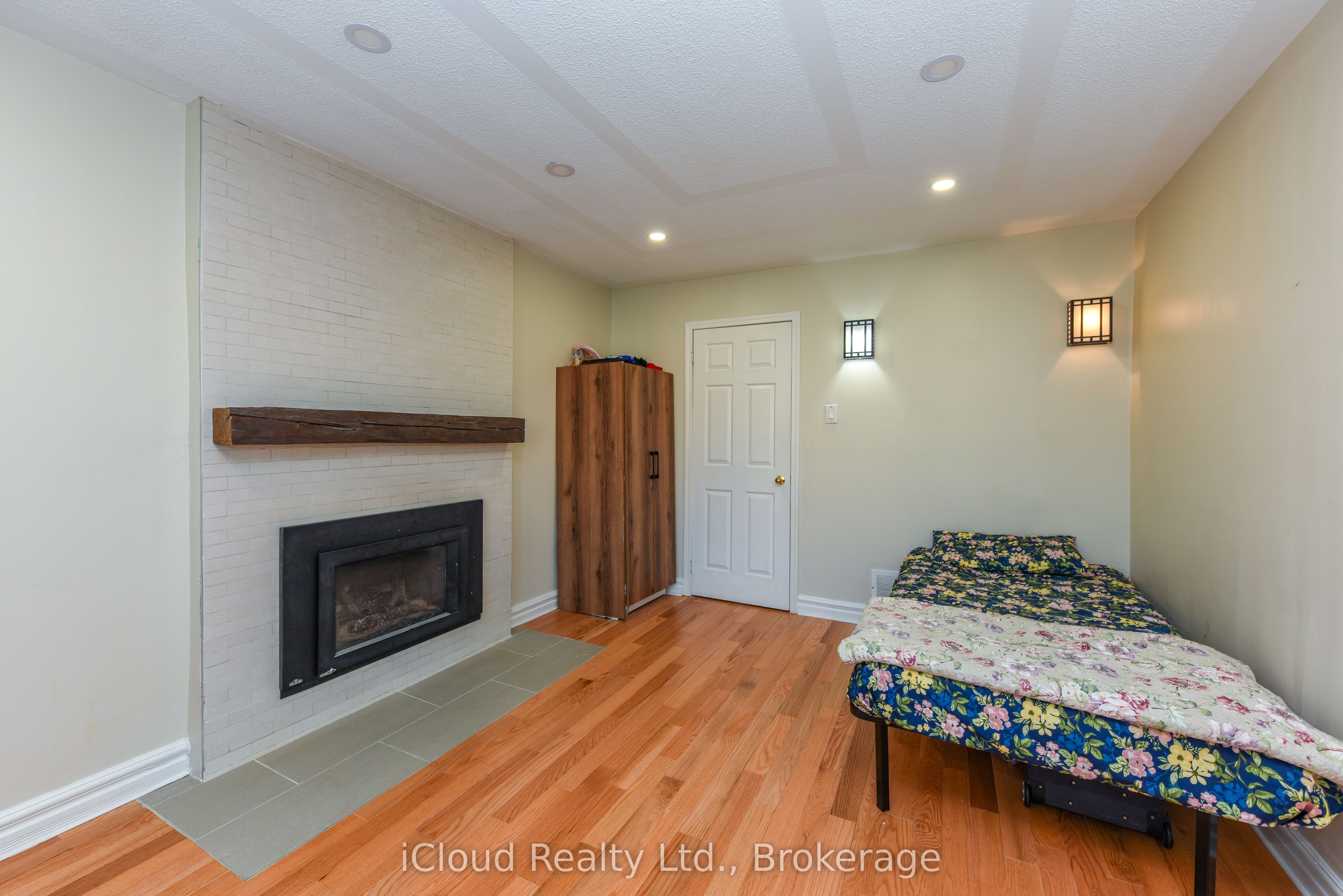 8 St Mark Place Property Photo 15