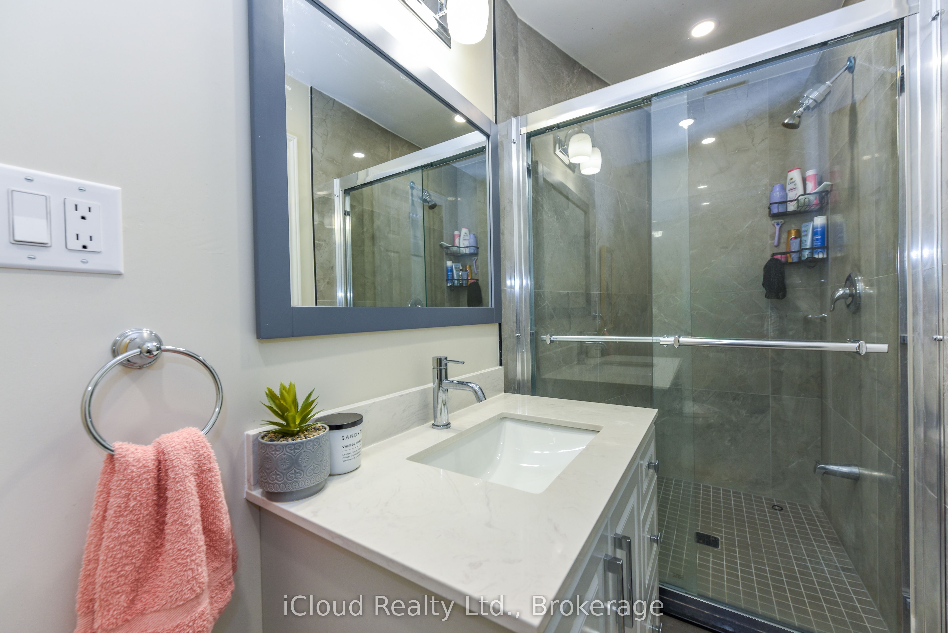 8 St Mark Place Property Photo 22