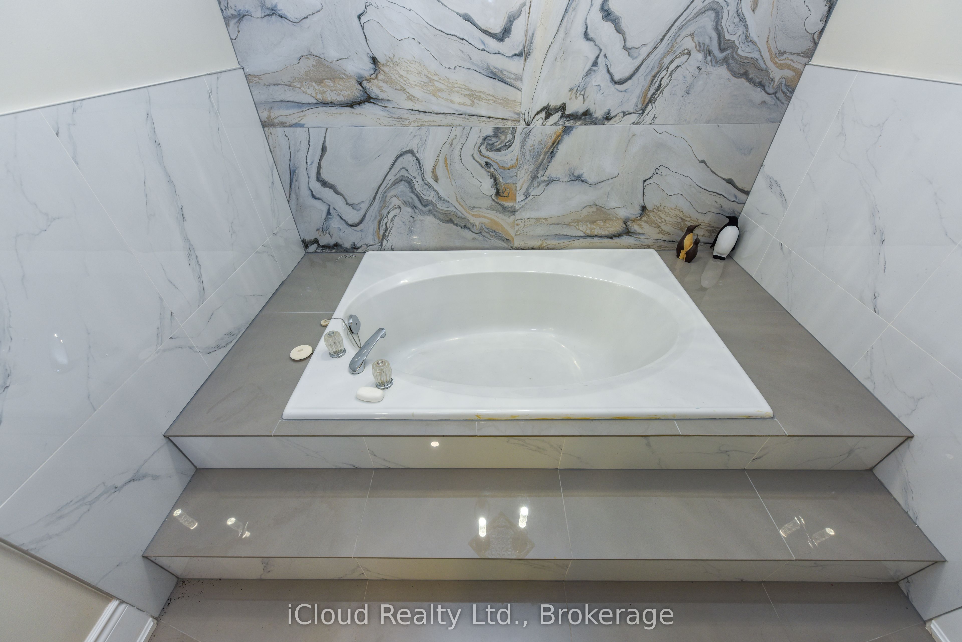 8 St Mark Place Property Photo 25