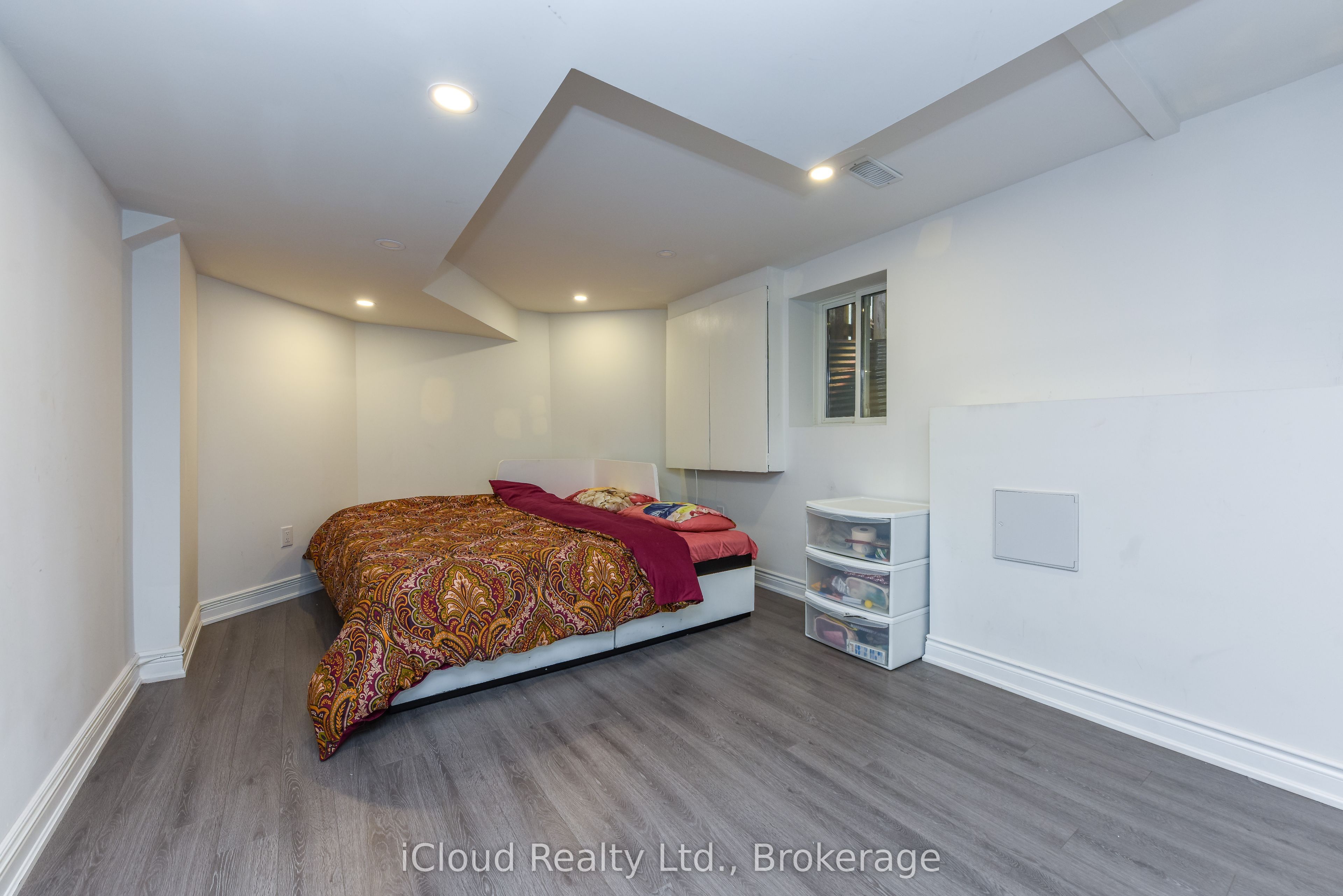 8 St Mark Place Property Photo 32