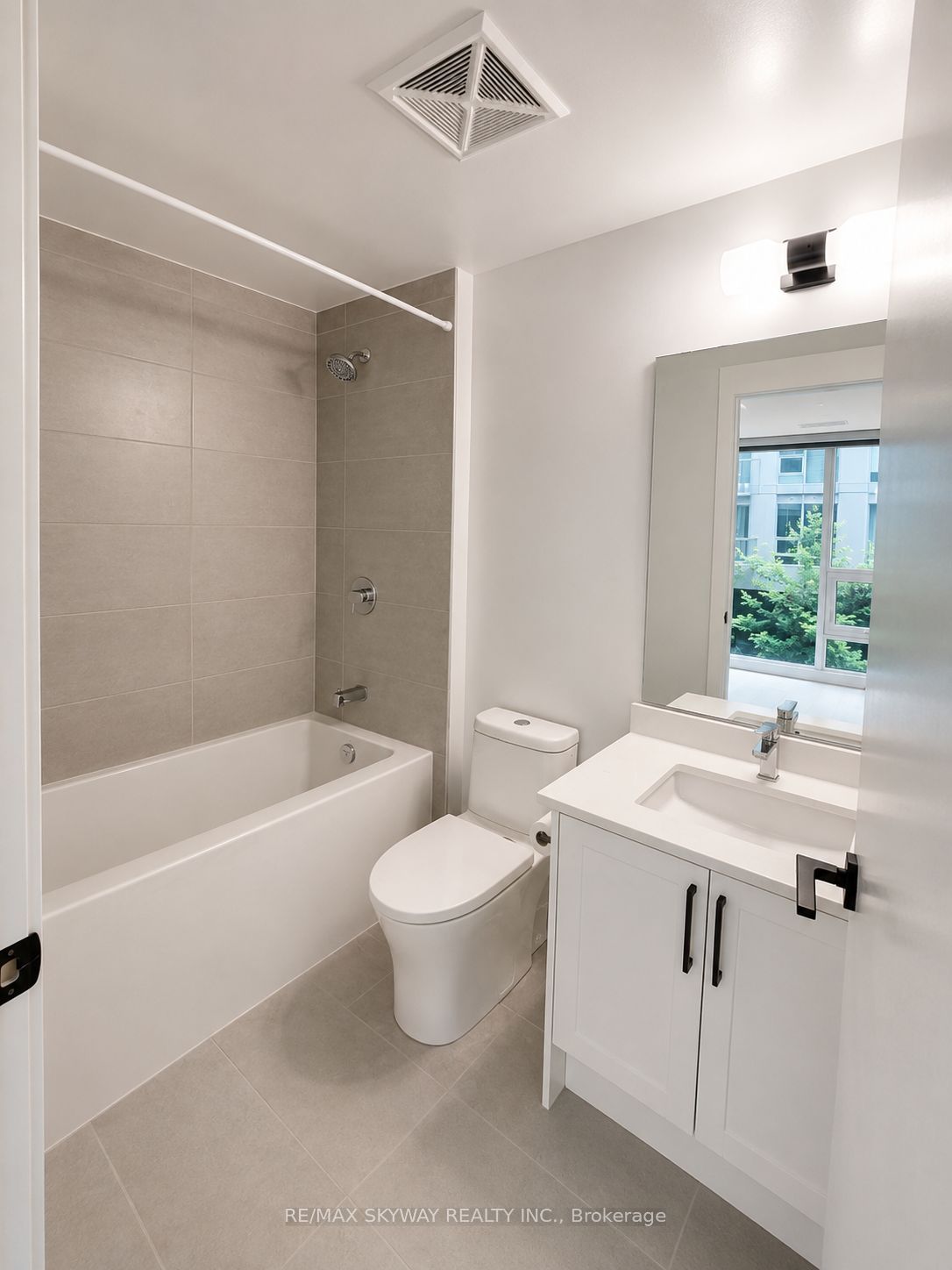 2450 Old Bronte Road 217 Property Photo 11