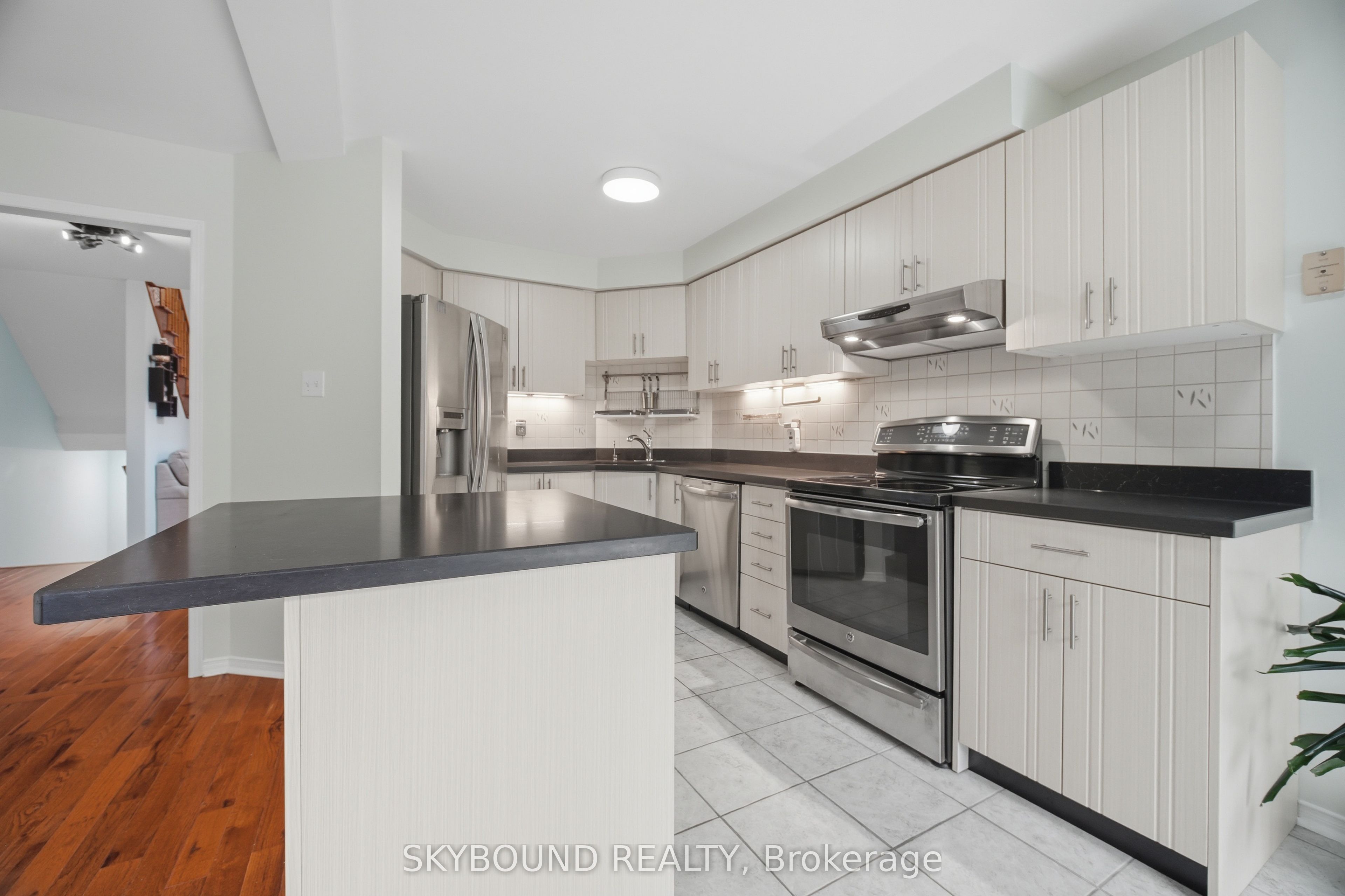 3906 Zenith Court Property Photo 10