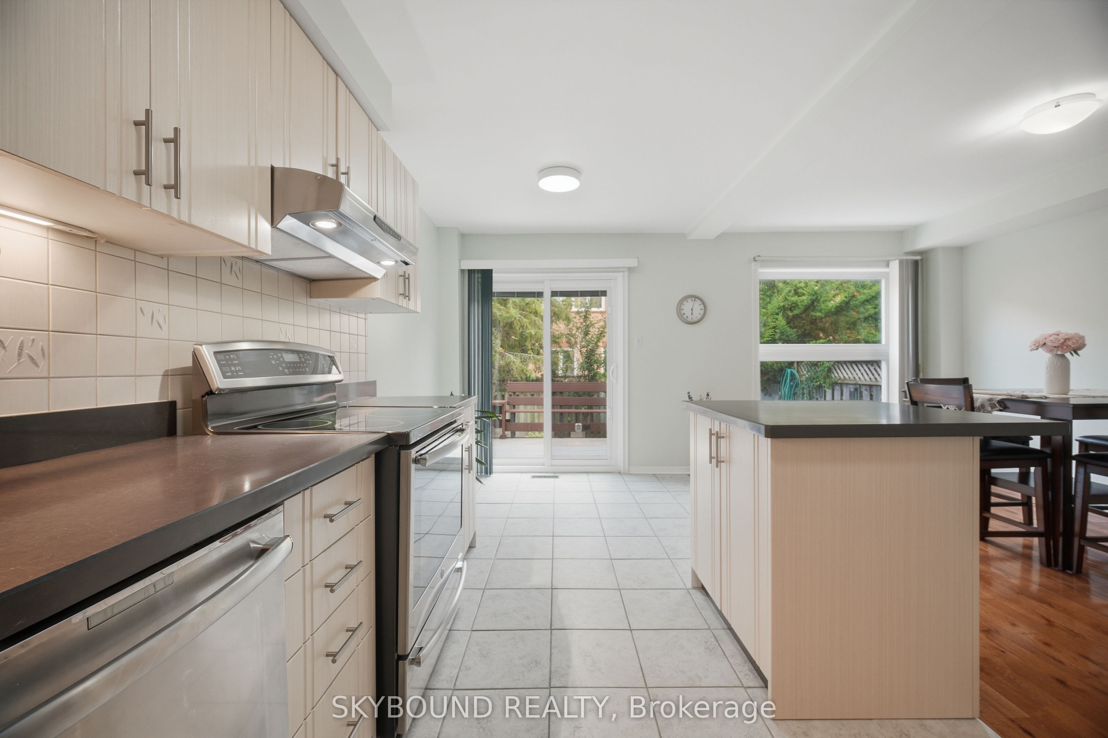 3906 Zenith Court Property Photo 12