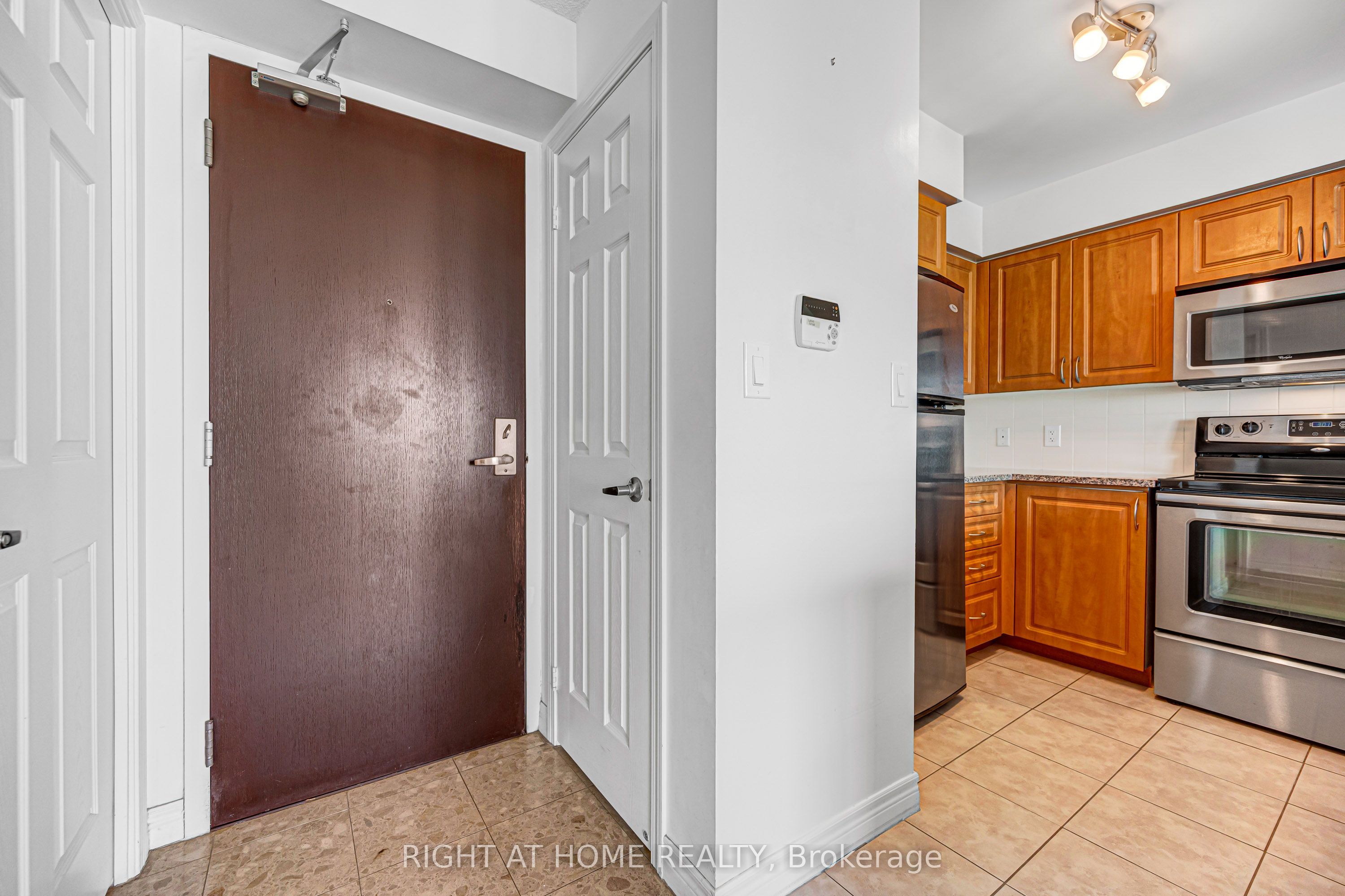208 Enfield Place #2902 Property Photo 6