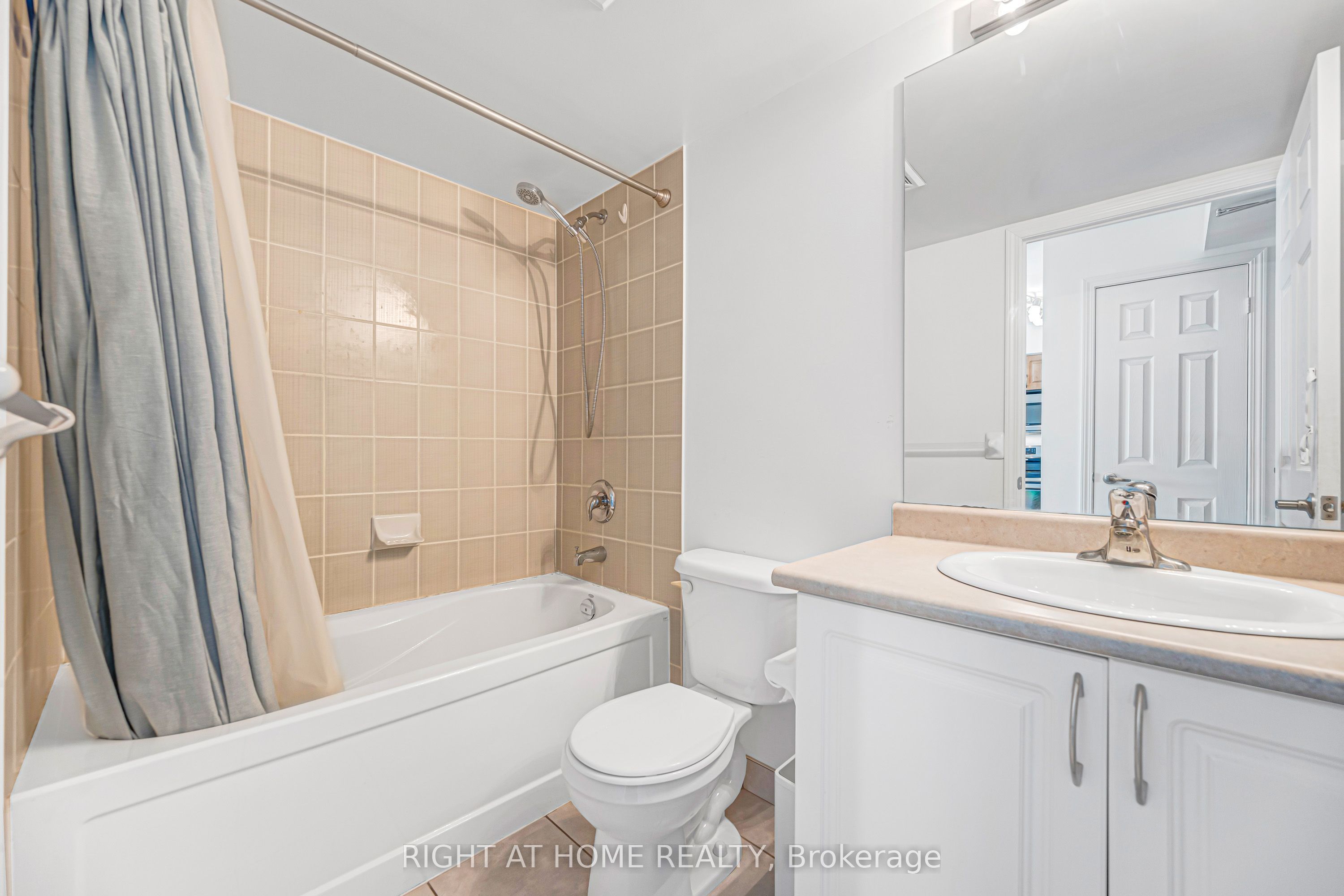 208 Enfield Place #2902 Property Photo 8