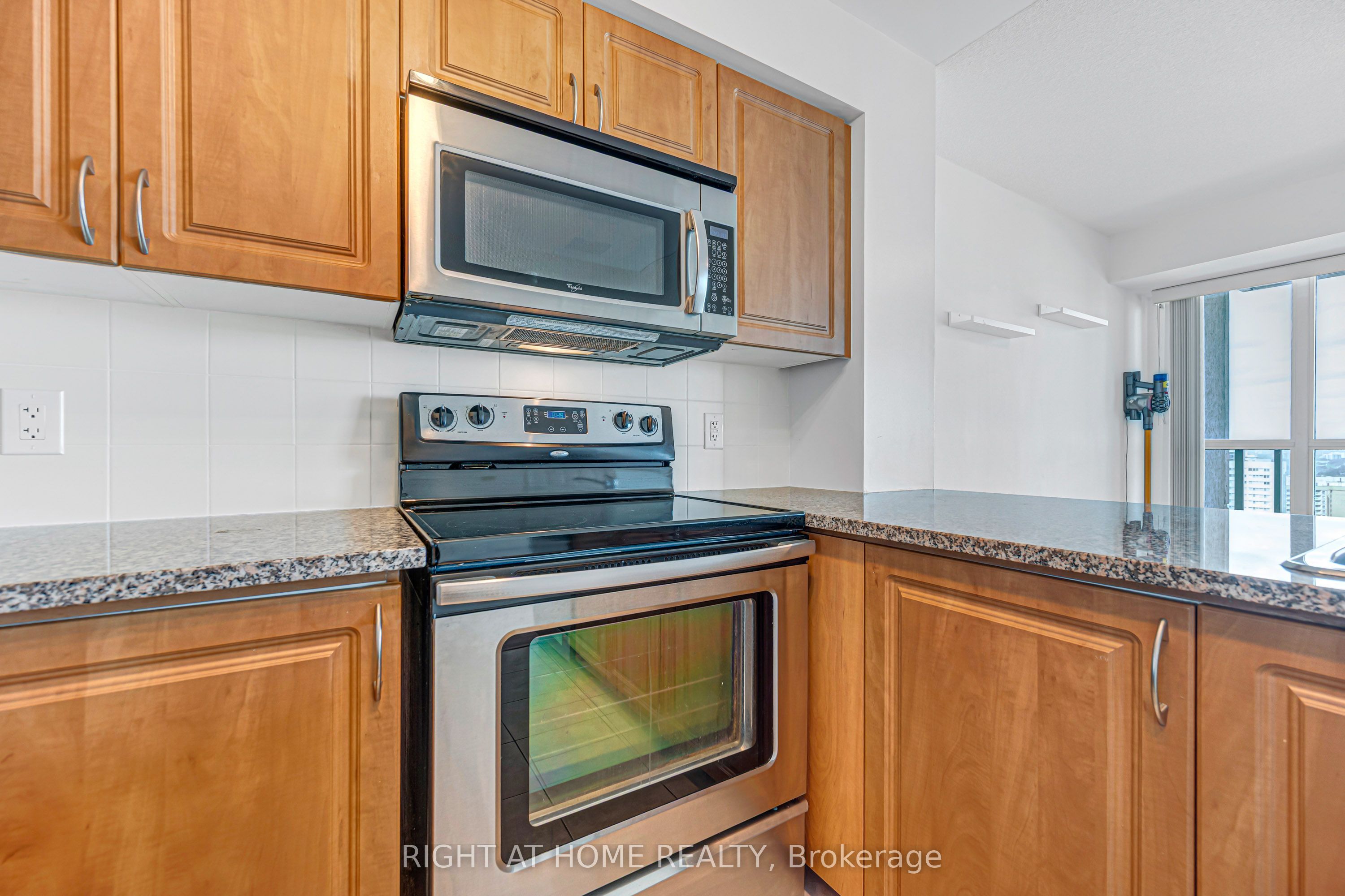 208 Enfield Place #2902 Property Photo 15