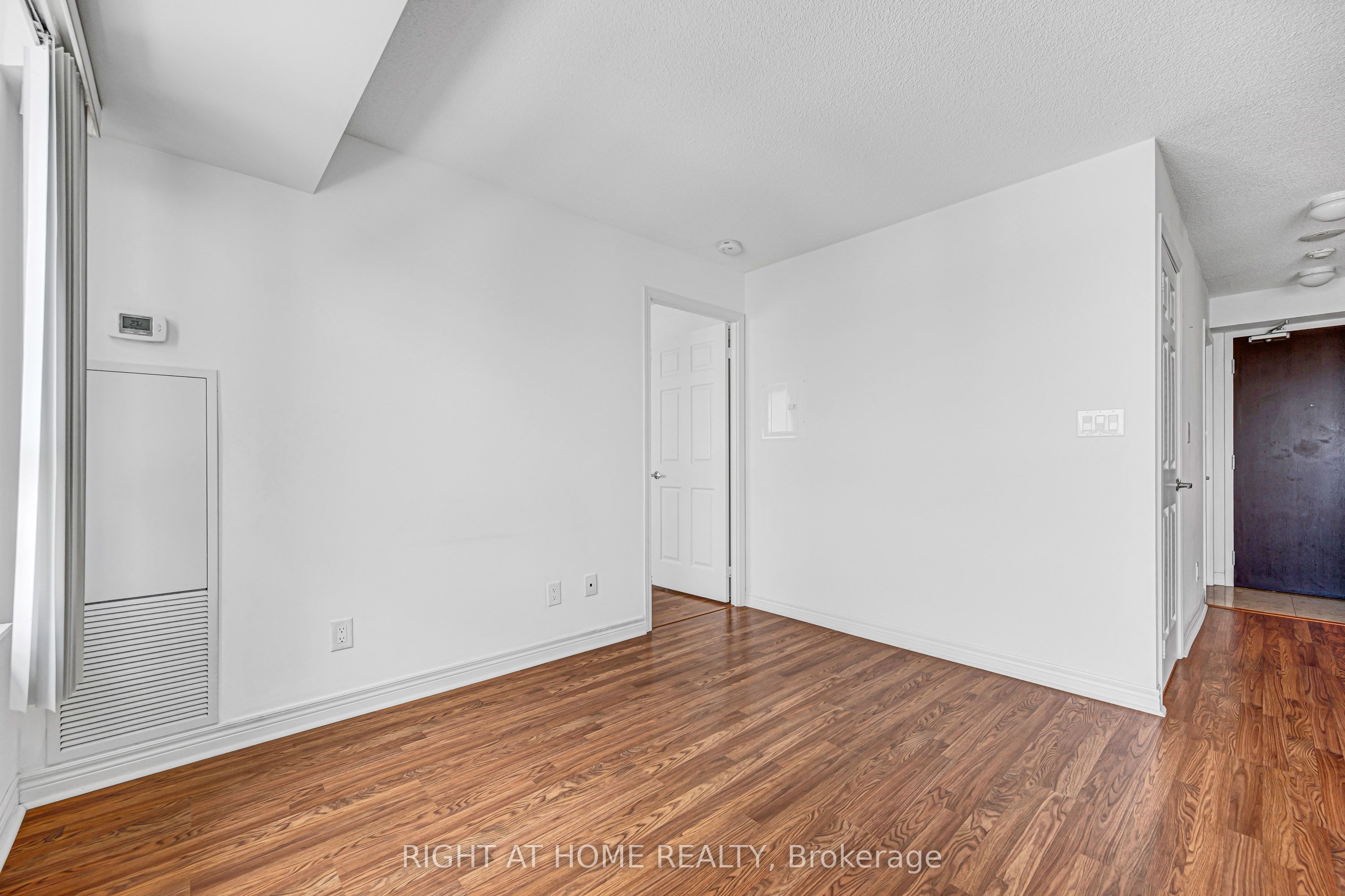 208 Enfield Place #2902 Property Photo 23