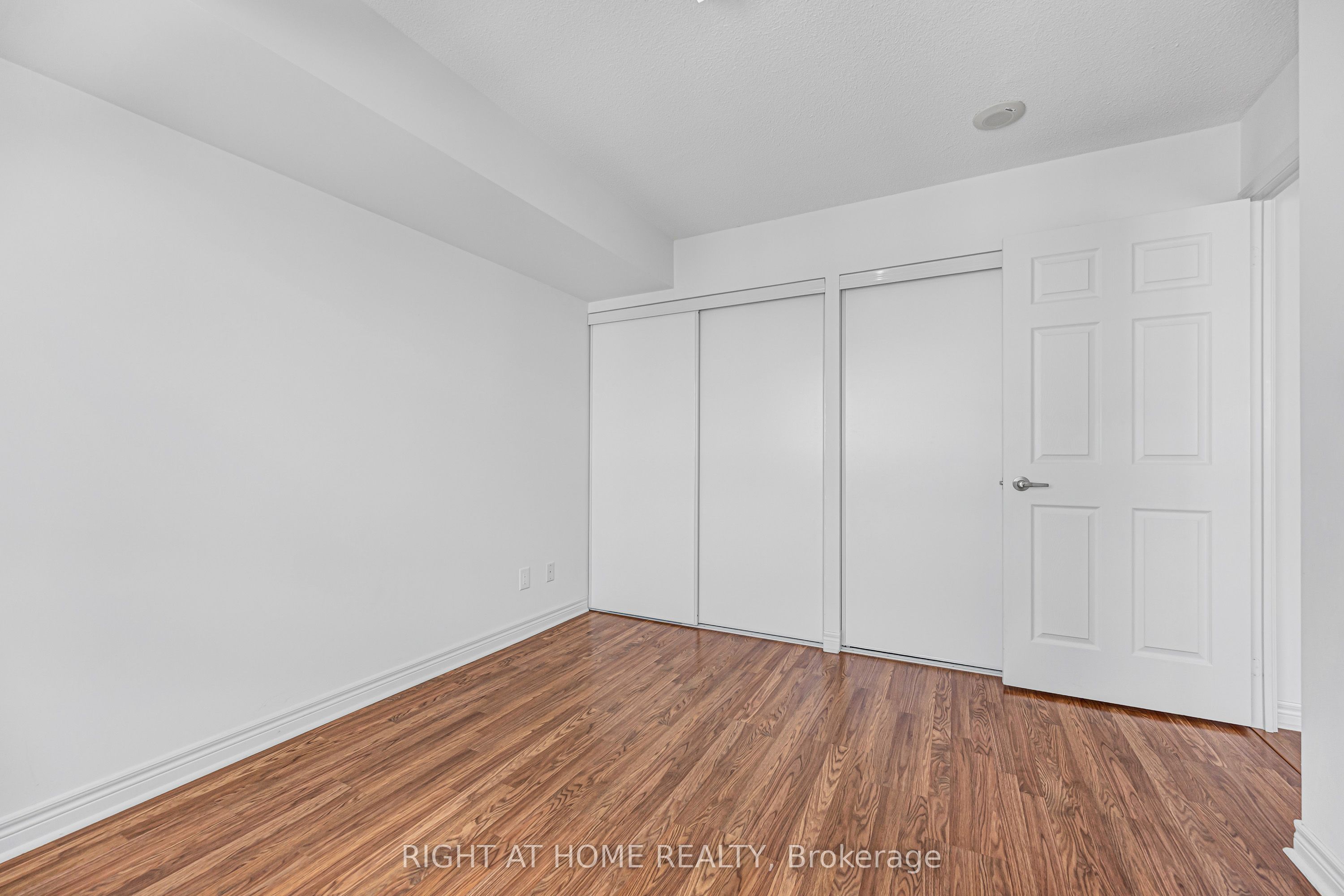 208 Enfield Place #2902 Property Photo 28