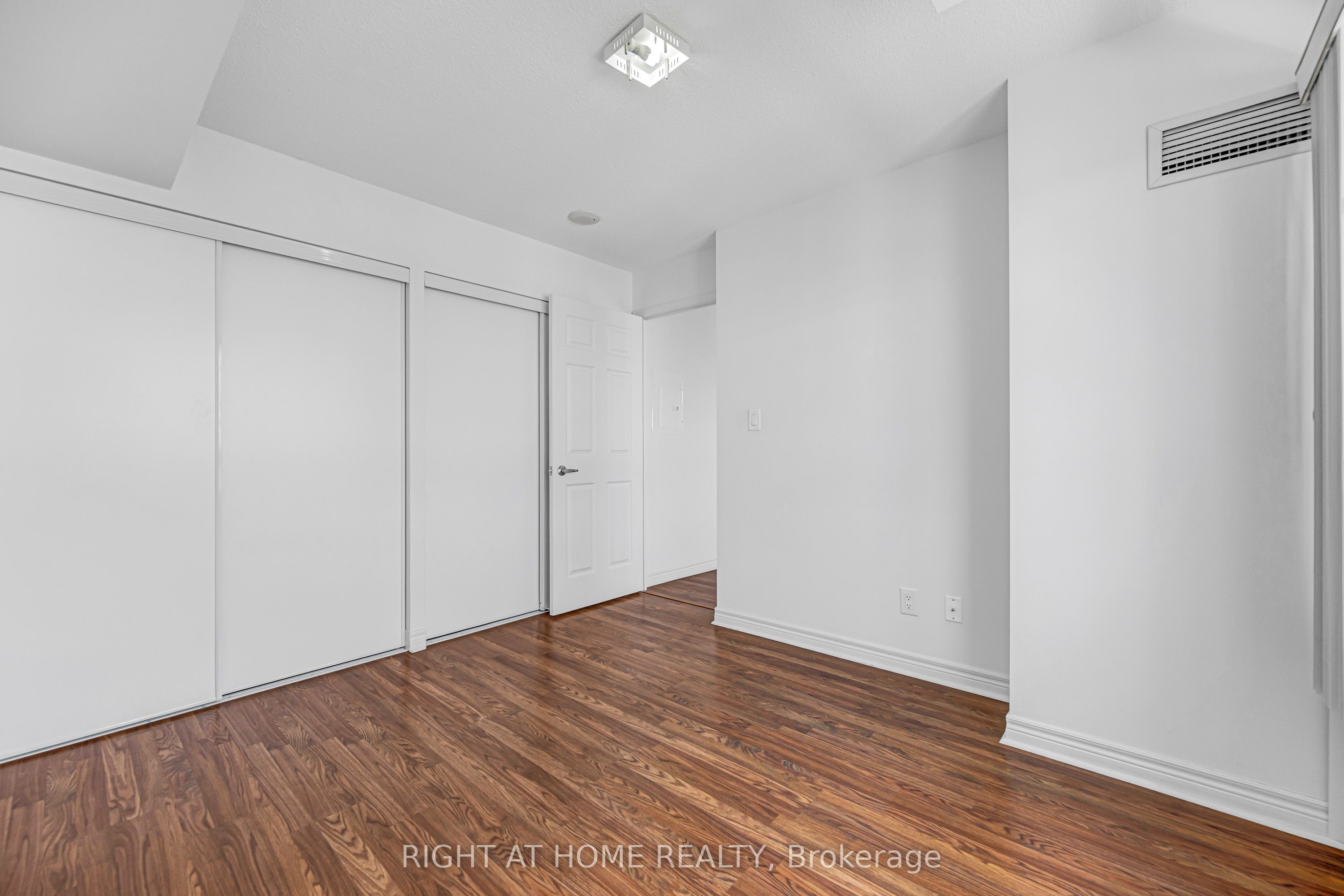 208 Enfield Place #2902 Property Photo 29