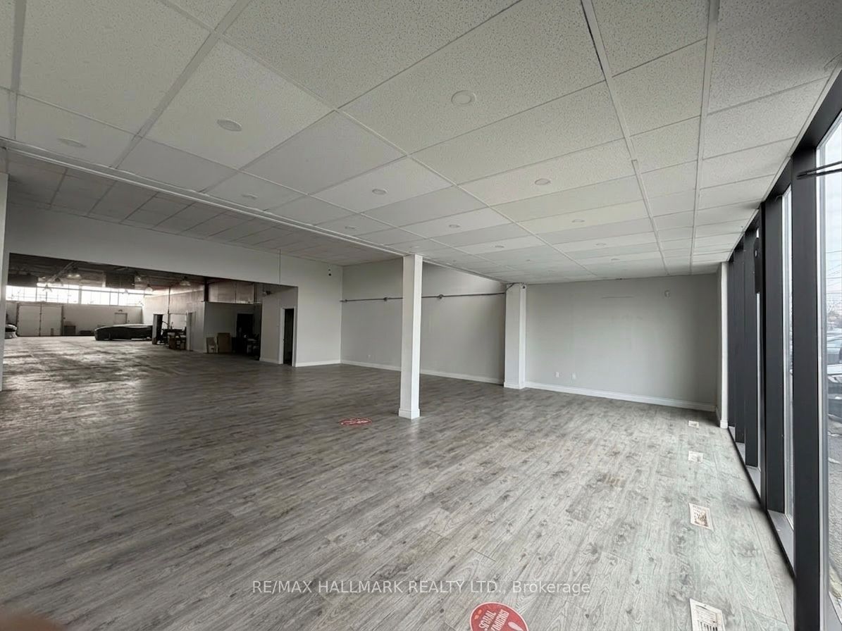 1101 Finch Avenue W 2 Property Photo 3