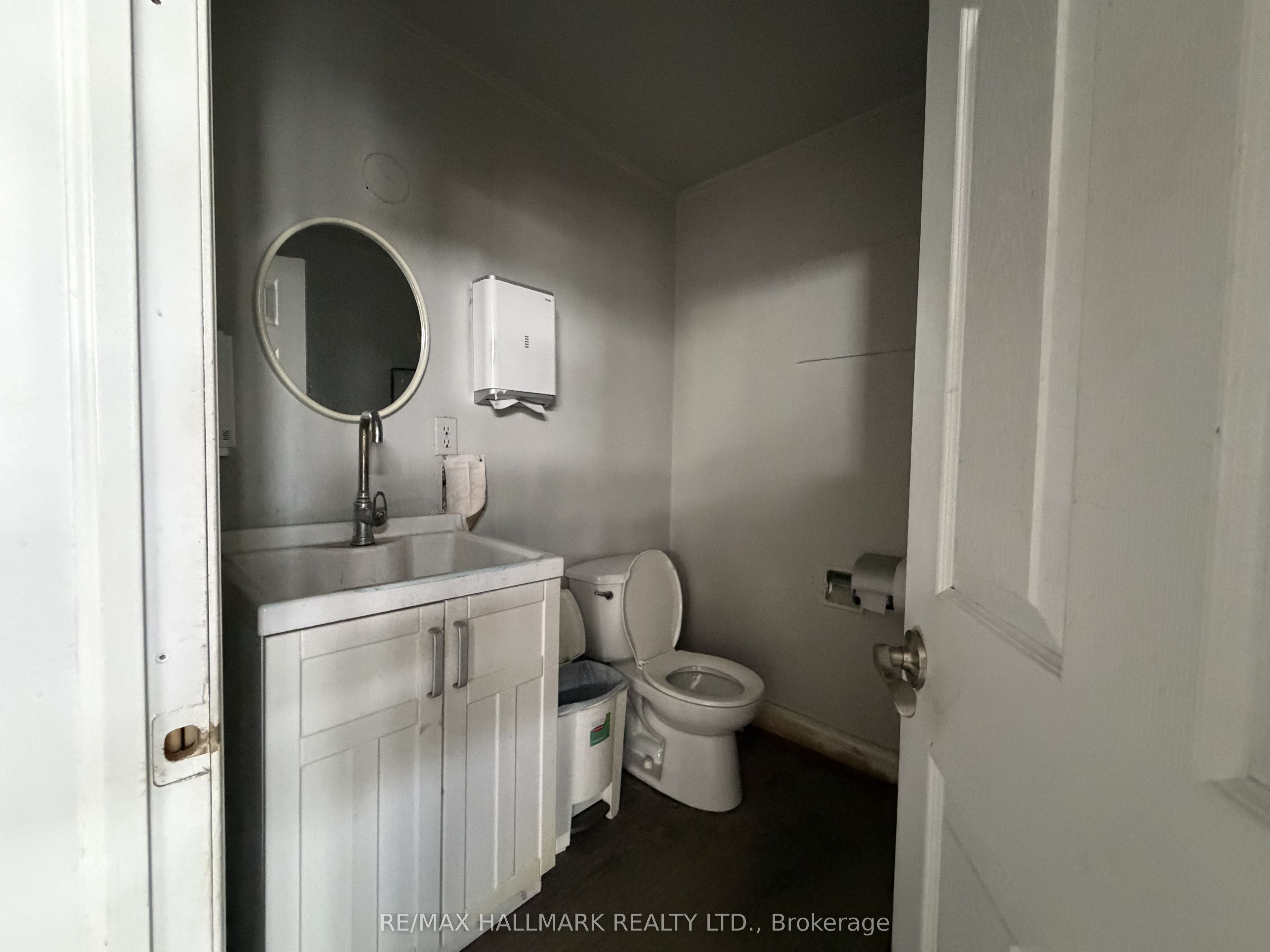 1101 Finch Avenue W 2 Property Photo 8