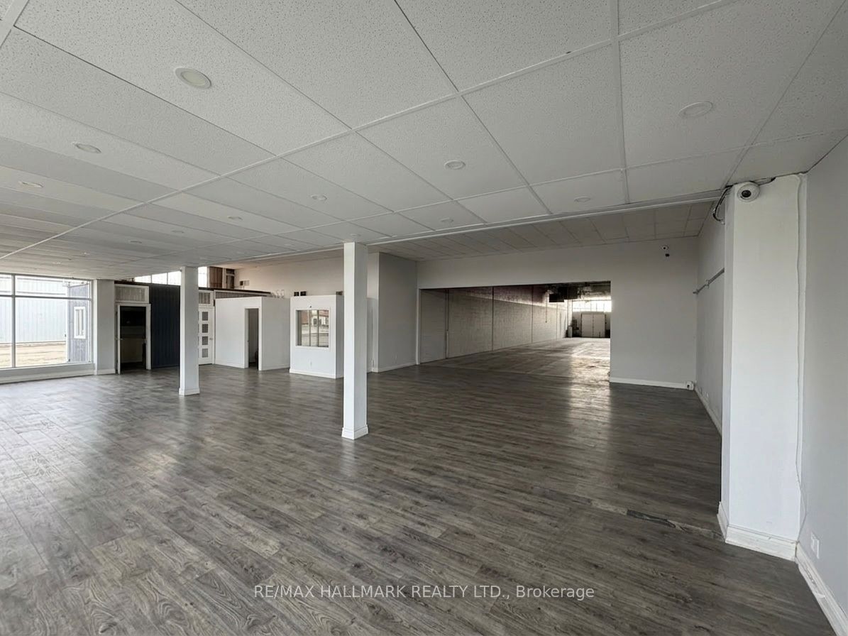 1101 Finch Avenue W 2 Property Photo 9