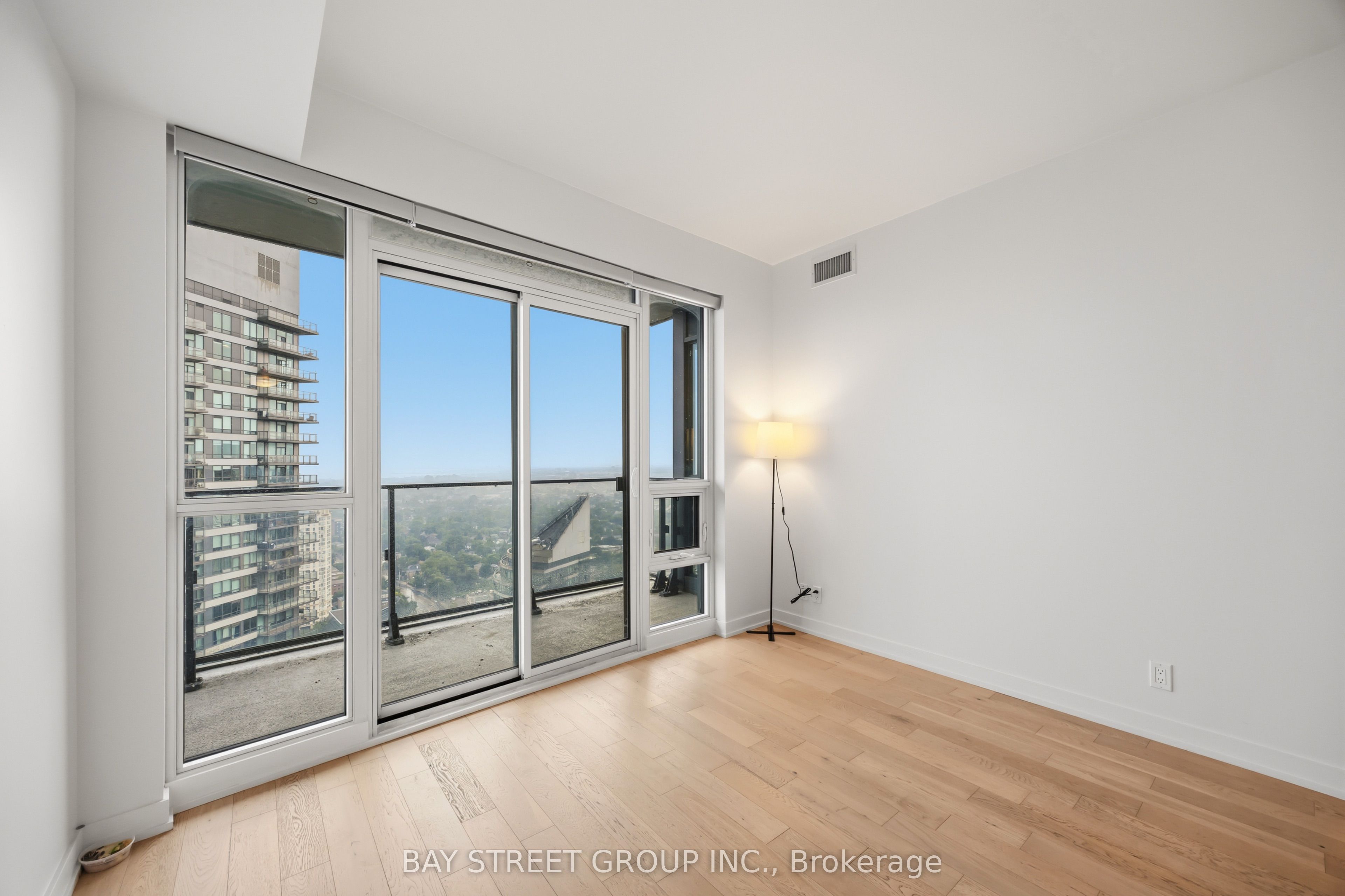 2212 Lake Shore Boulevard W 4304 Property Photo 25