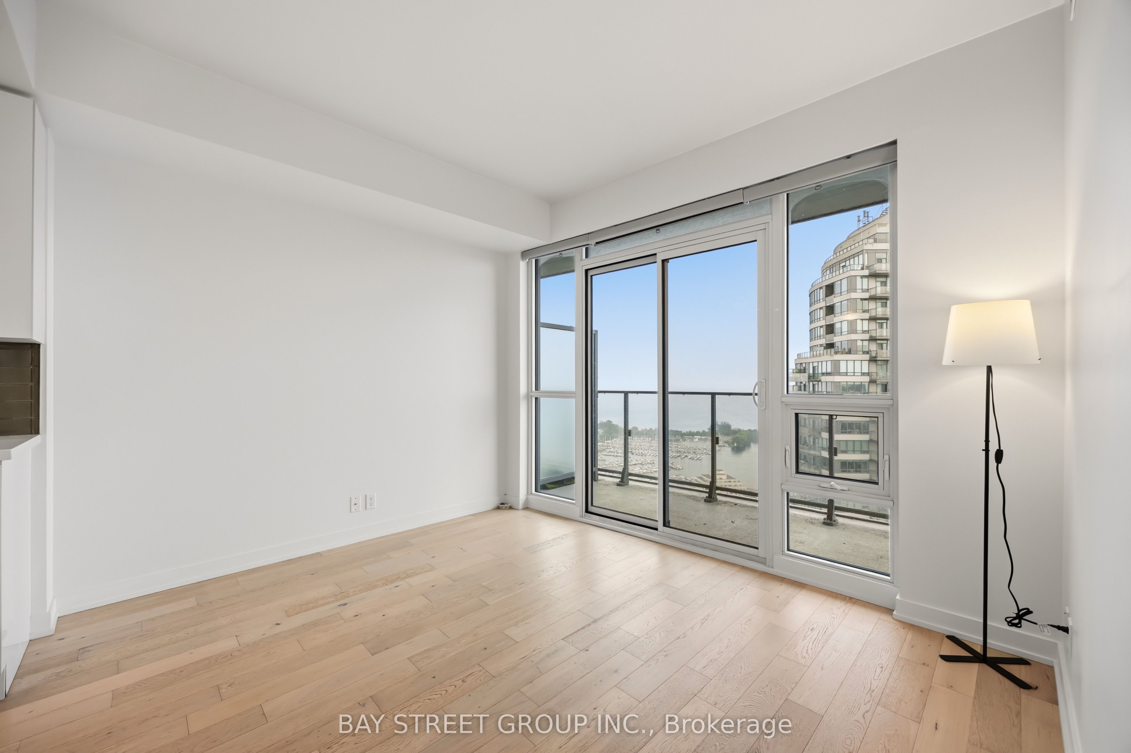 2212 Lake Shore Boulevard W 4304 Property Photo 26