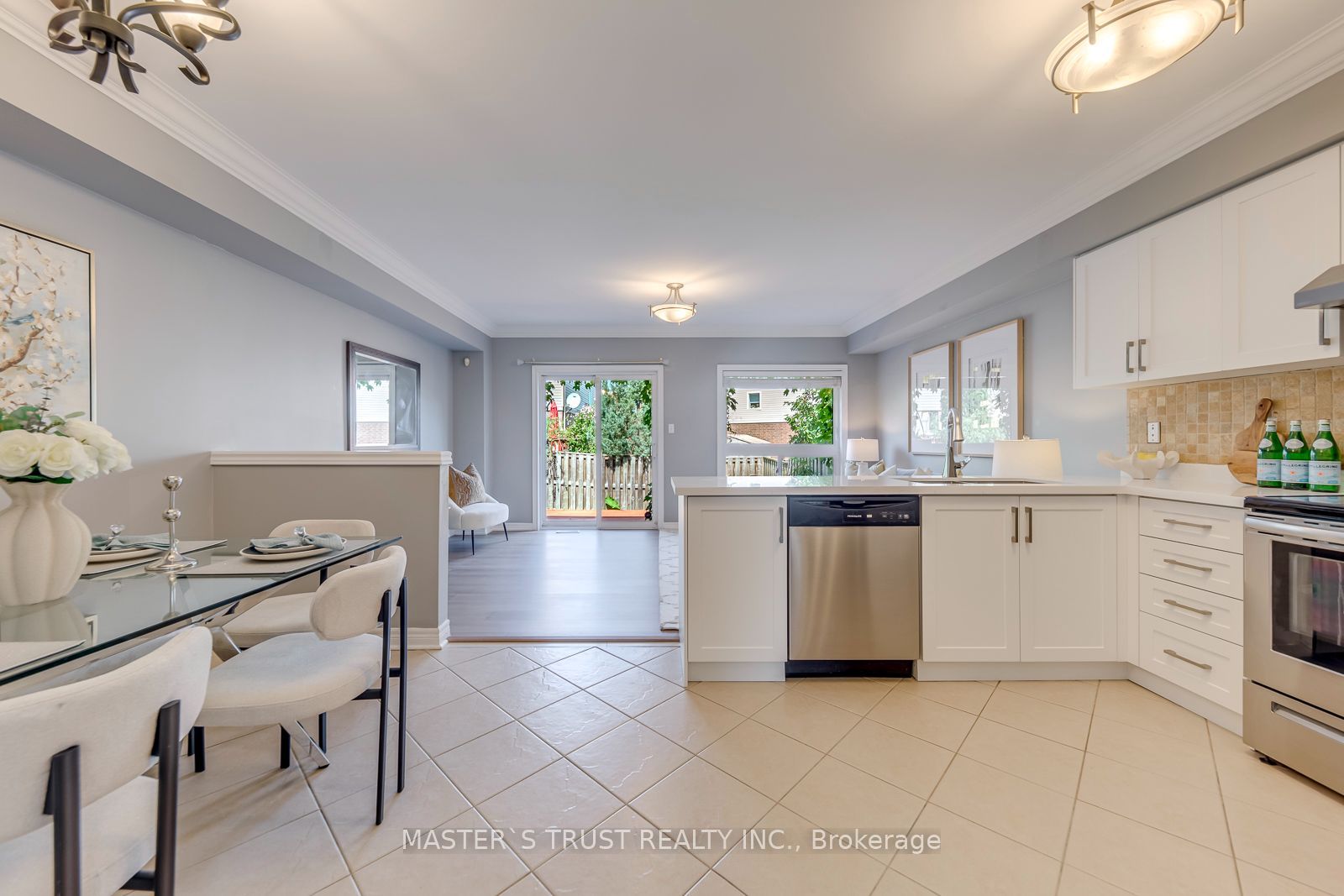 1134 Tupper Drive Property Photo 6