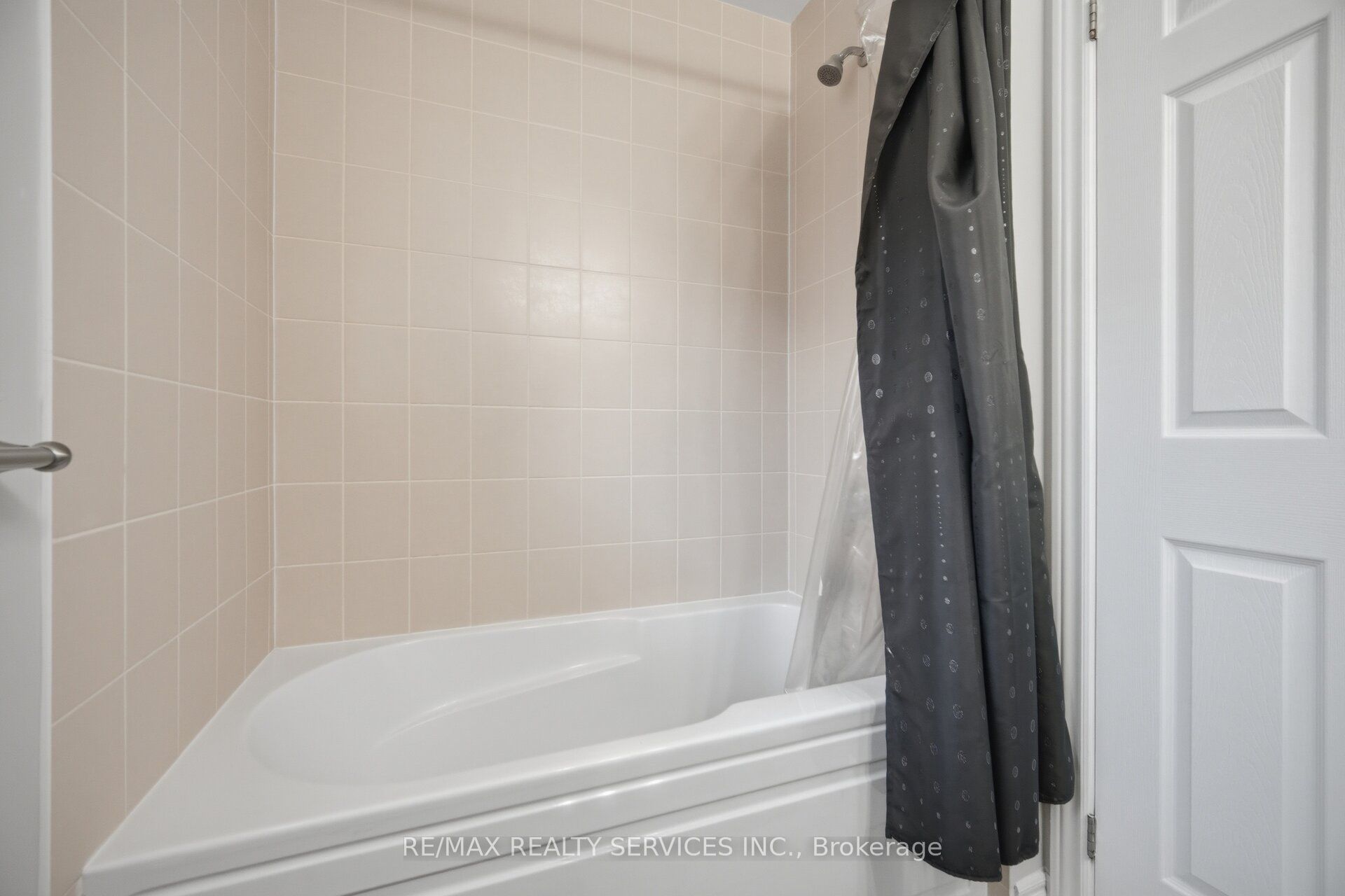 118 Tundra Road Property Photo 33