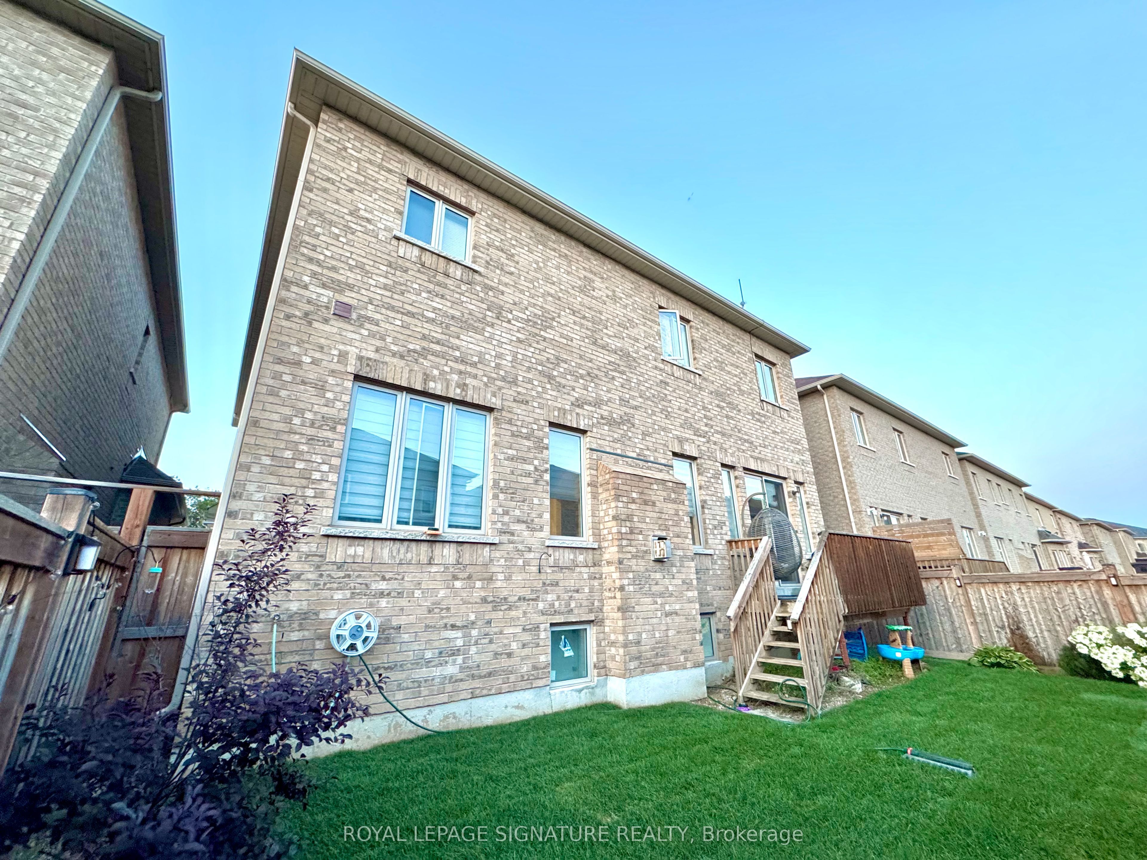 3184 Meadow Marsh Crescent Property Photo 4