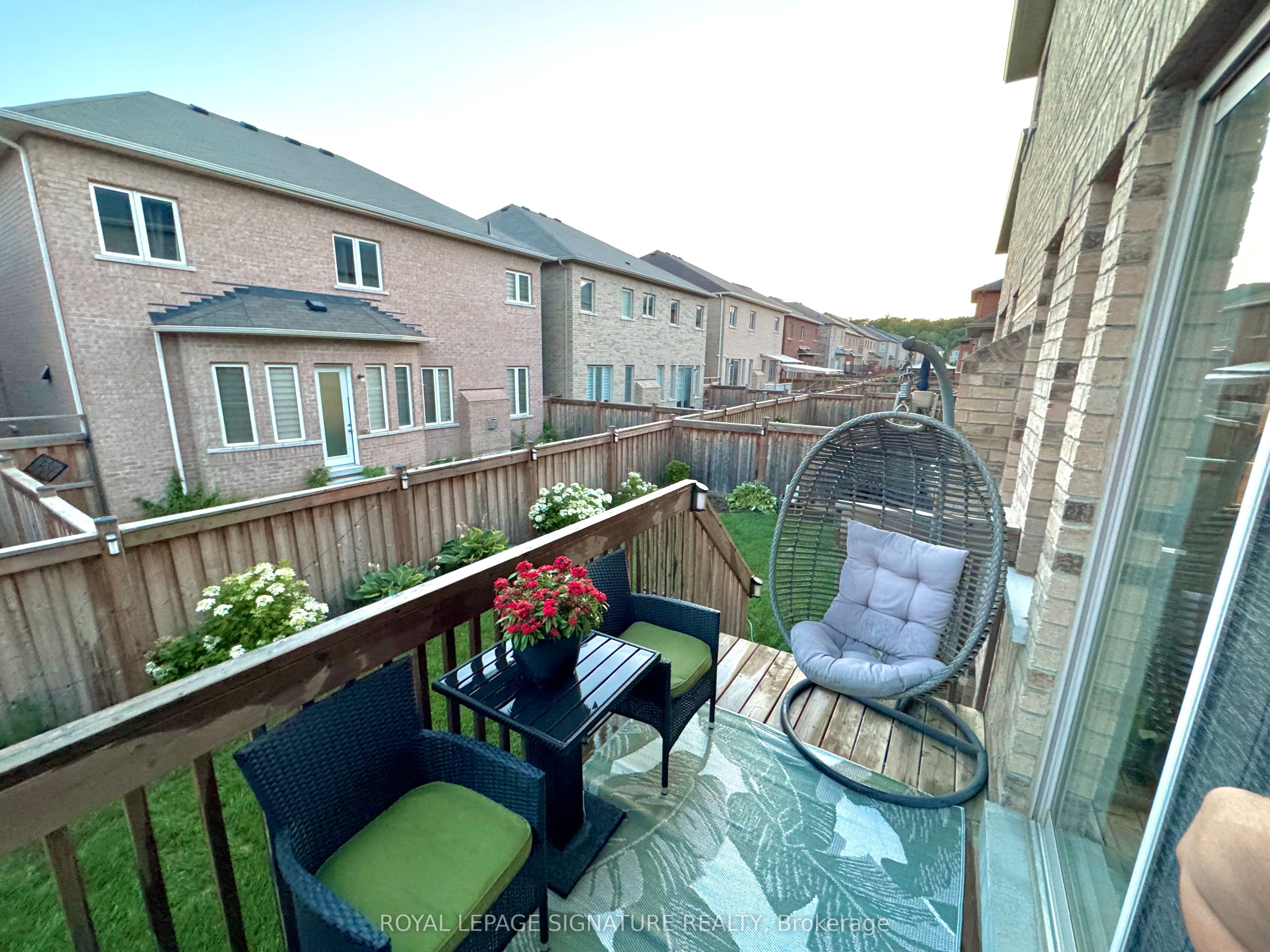3184 Meadow Marsh Crescent Property Photo 5