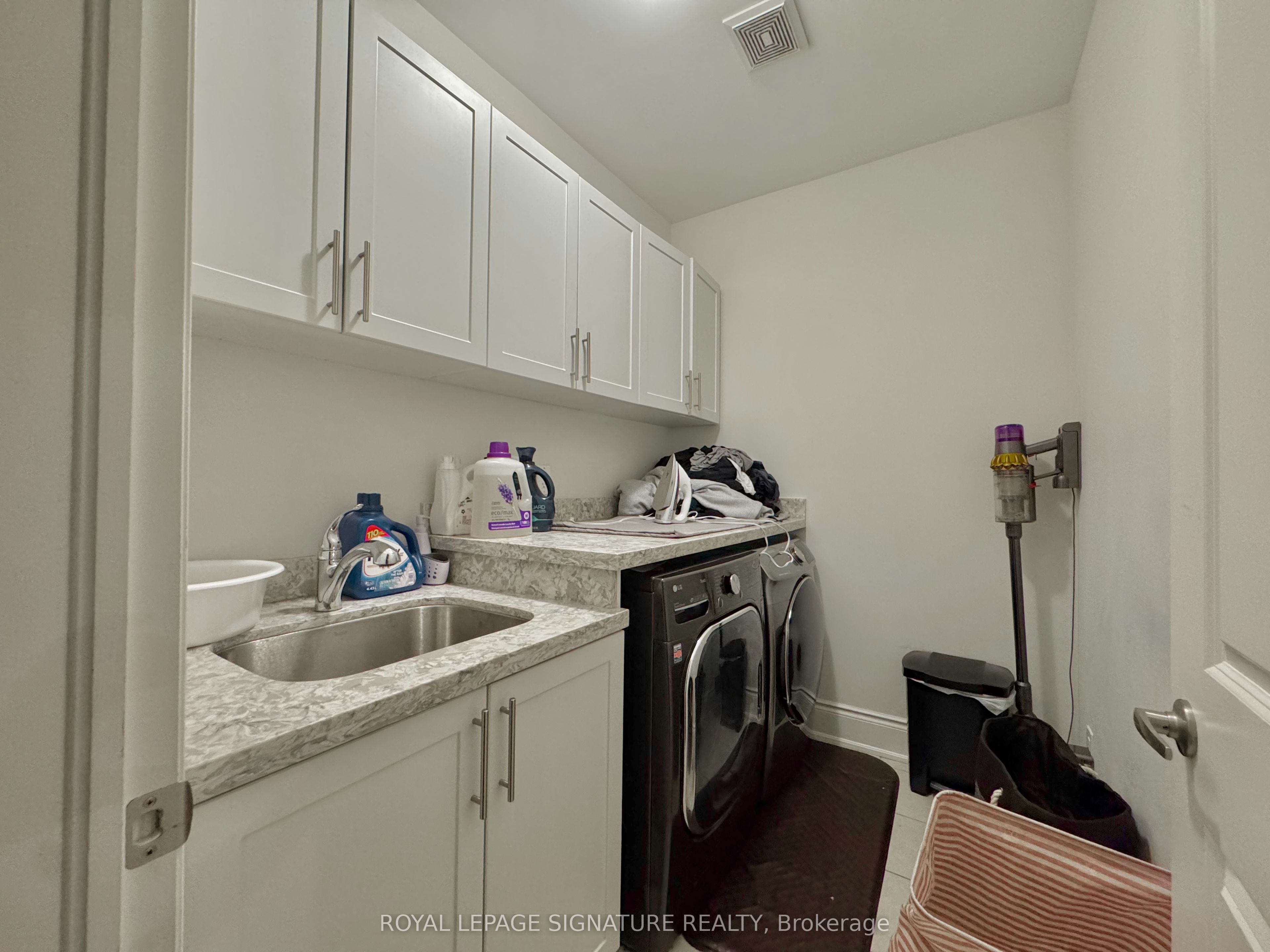 3184 Meadow Marsh Crescent Property Photo 38