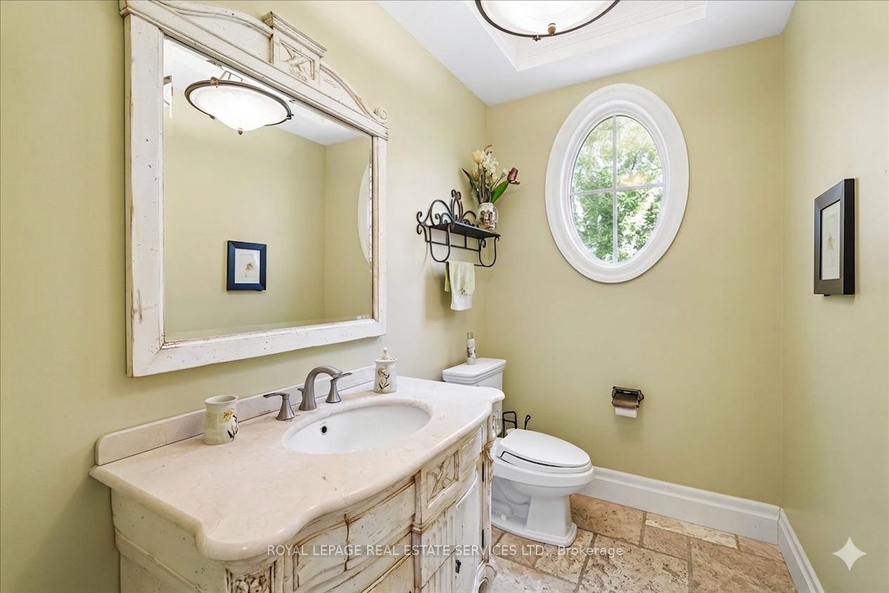 1726 The Pines Property Photo 15