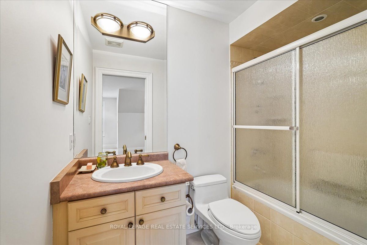 1726 The Pines Property Photo 31