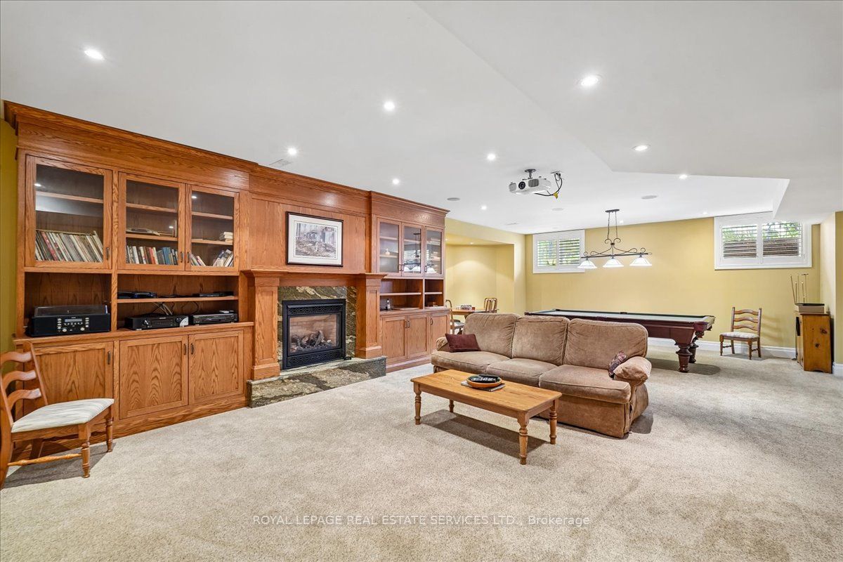 1726 The Pines Property Photo 33